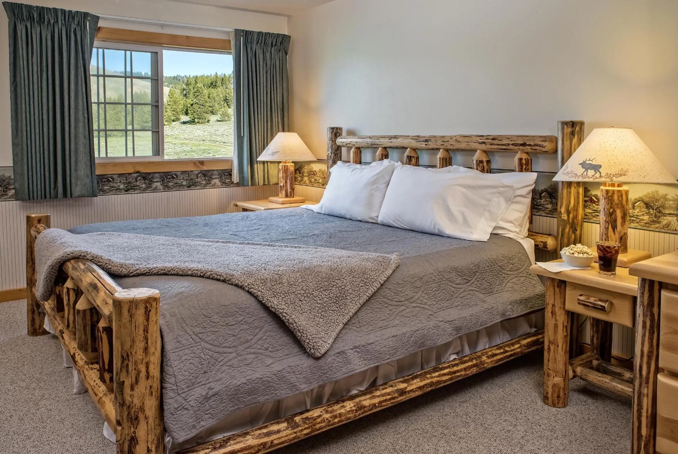 Bed in Stanley High Country Inn