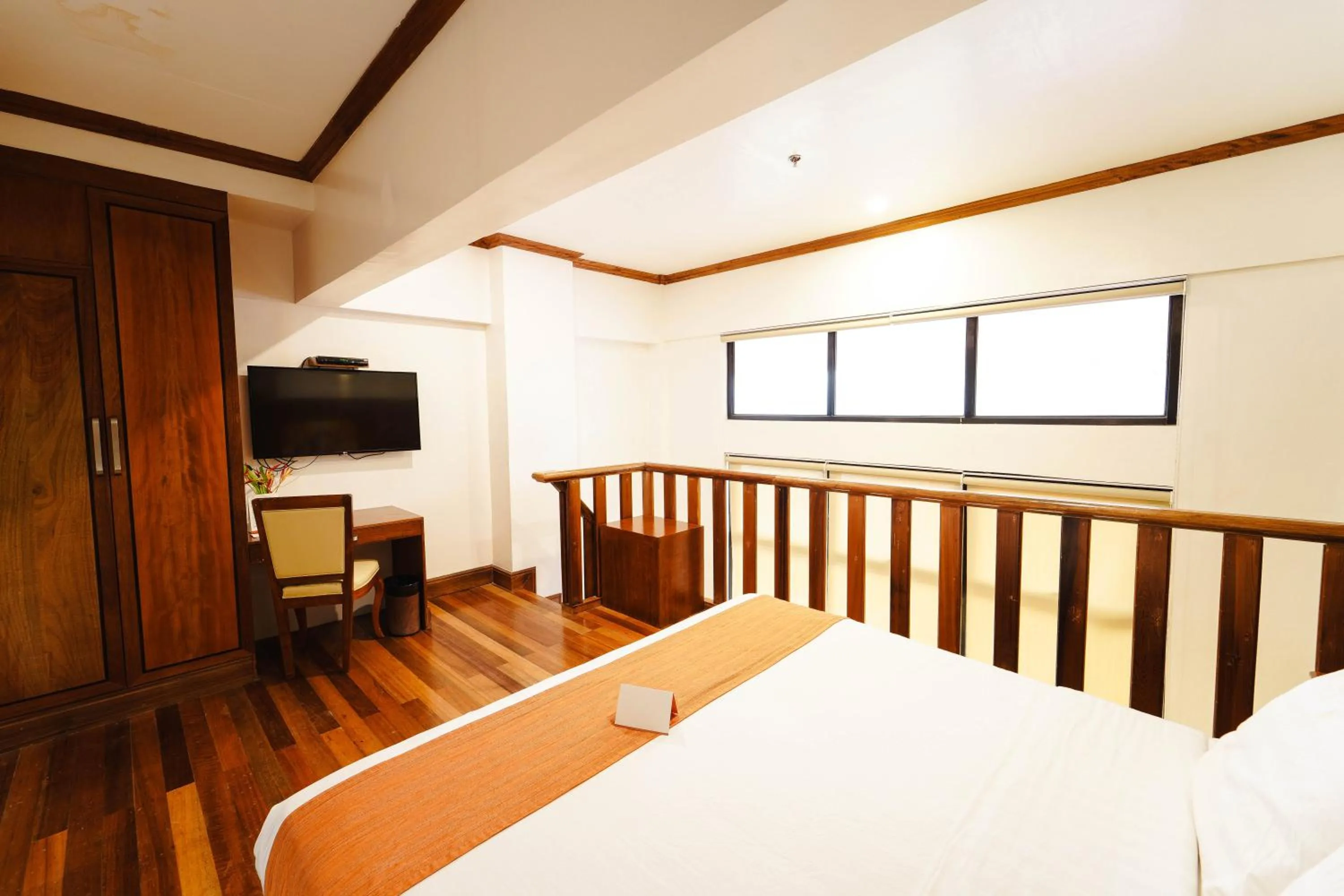 Bed in Sol Y Viento Mountain Hot Springs Resort