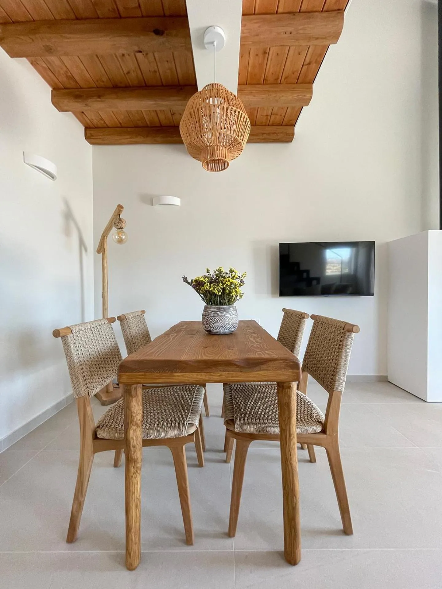 TV and multimedia in Triantafilia Guesthouse