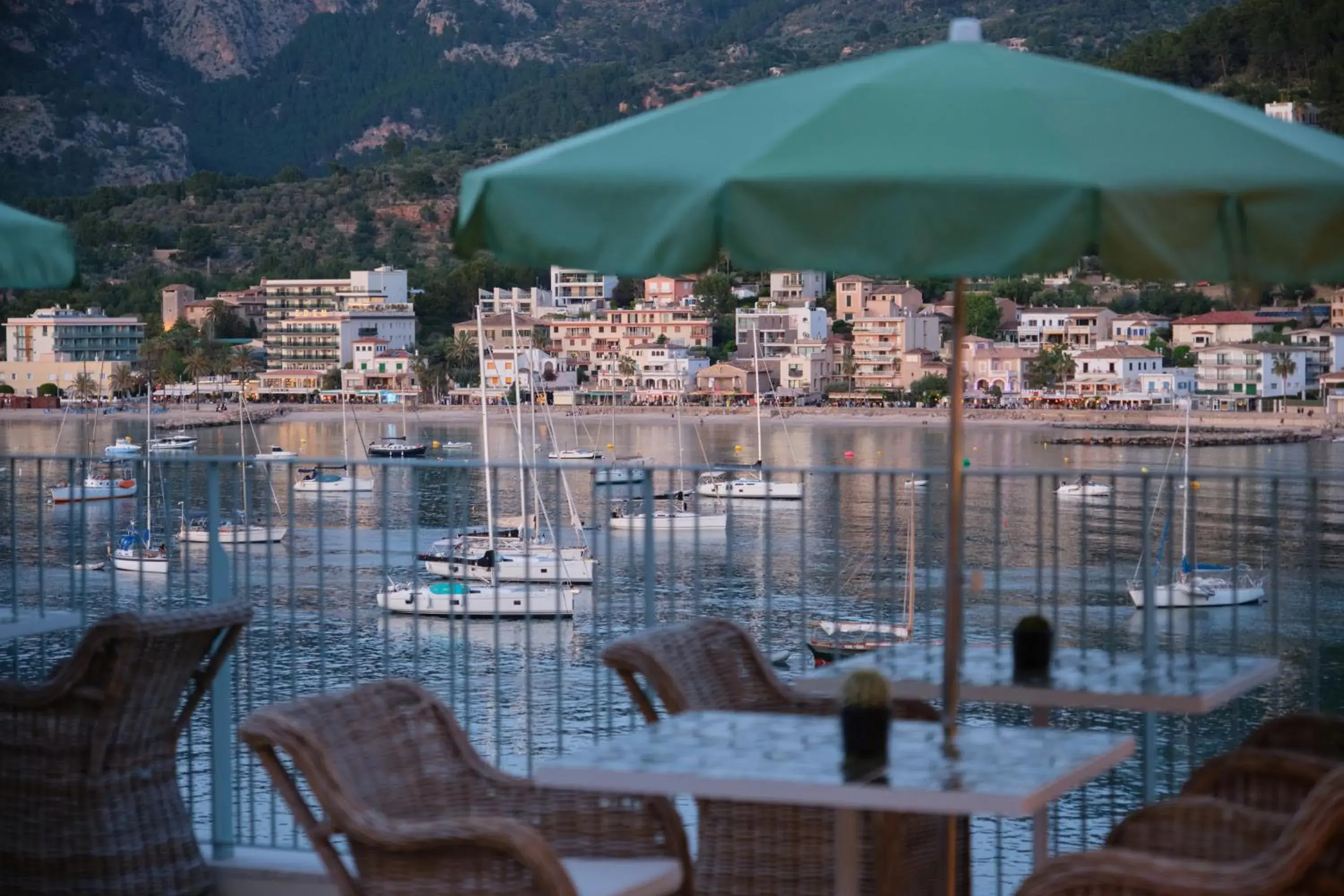 Lounge or bar in Salino Port Soller Lounge or bar in Salino Port Soller