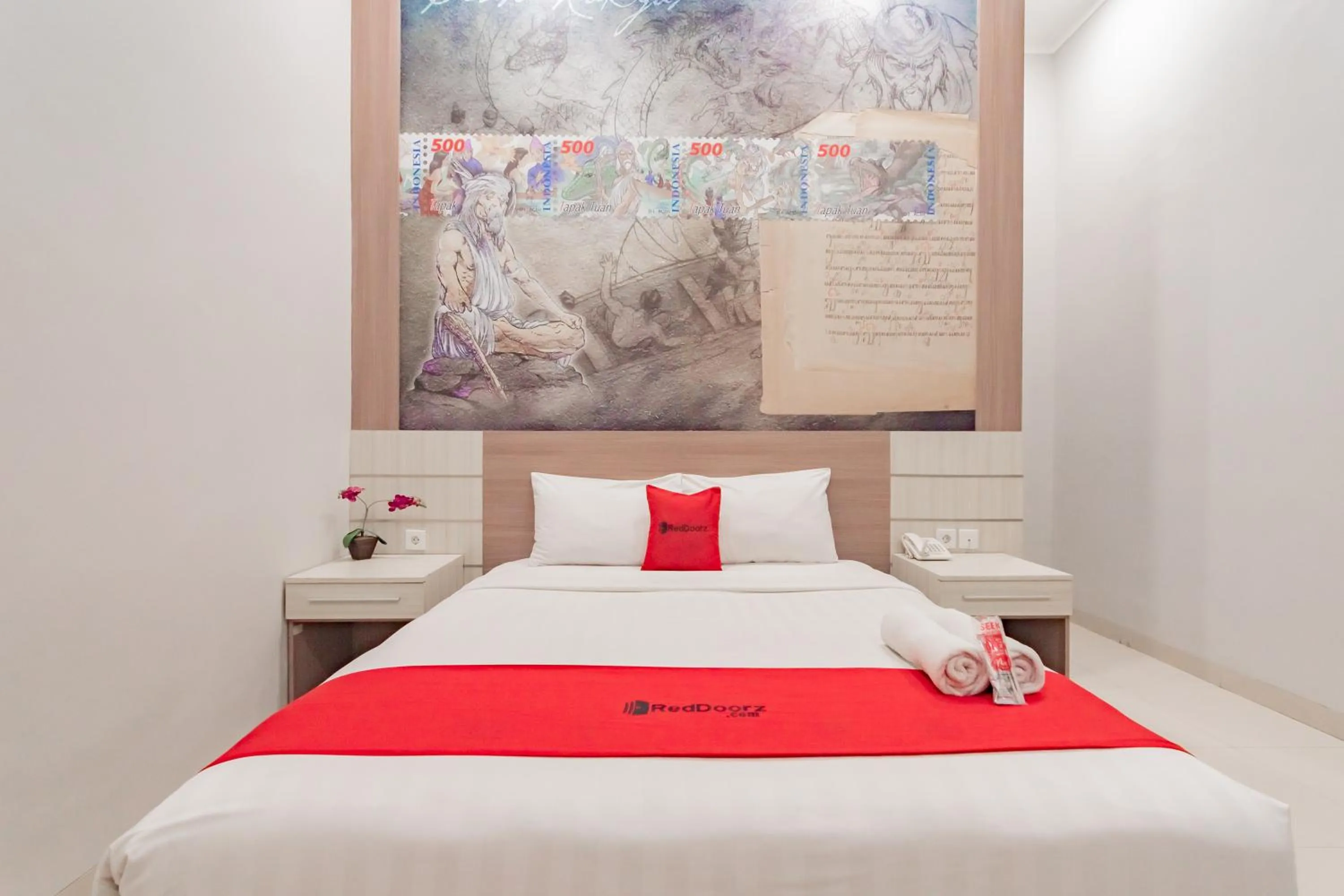 Bedroom, Bed in RedDoorz Plus @ Point Phila Cihampelas