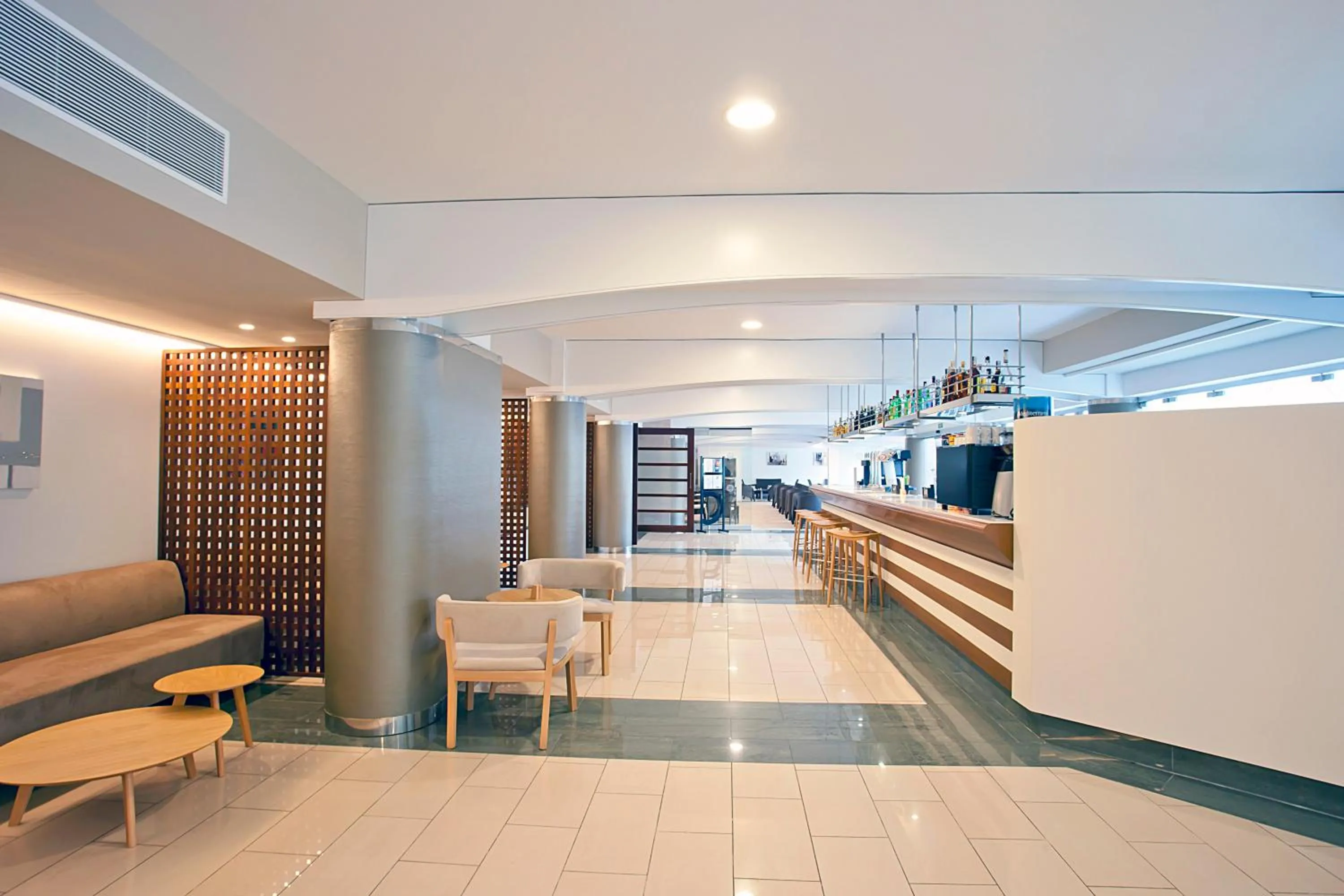 Lounge or bar in FERGUS Bermudas