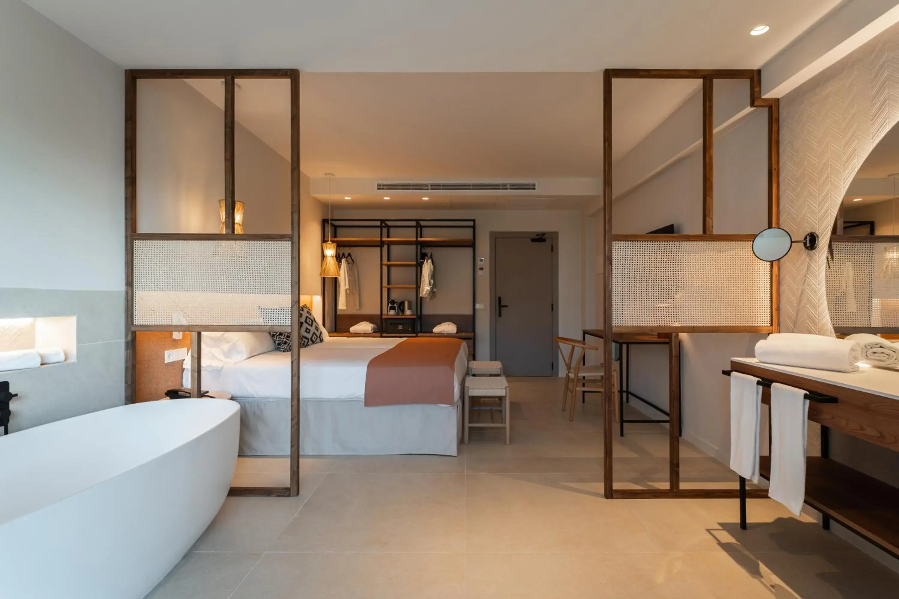 Bedroom, Bed in FERGUS Bermudas Bedroom, Bed in FERGUS Bermudas