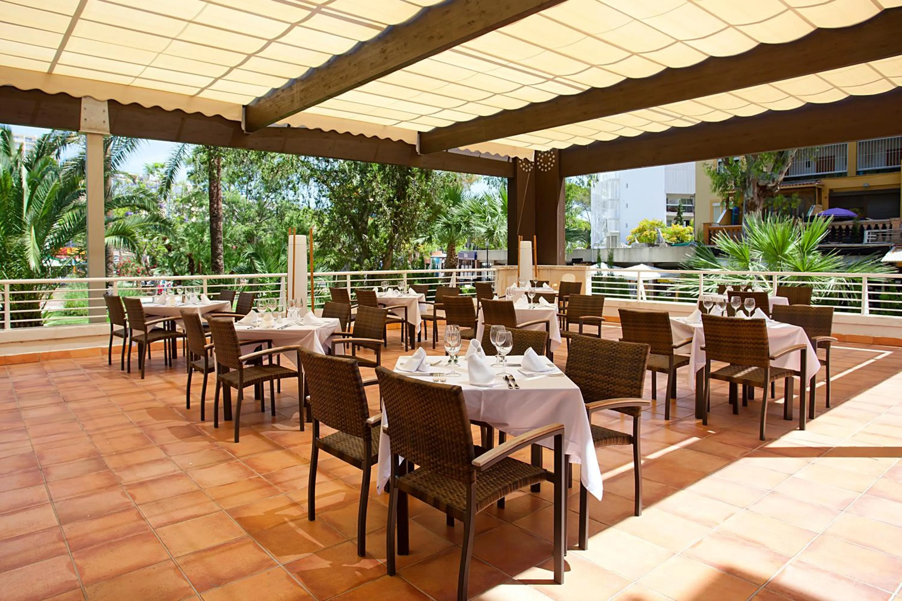 Restaurant/places to eat in FERGUS Bermudas