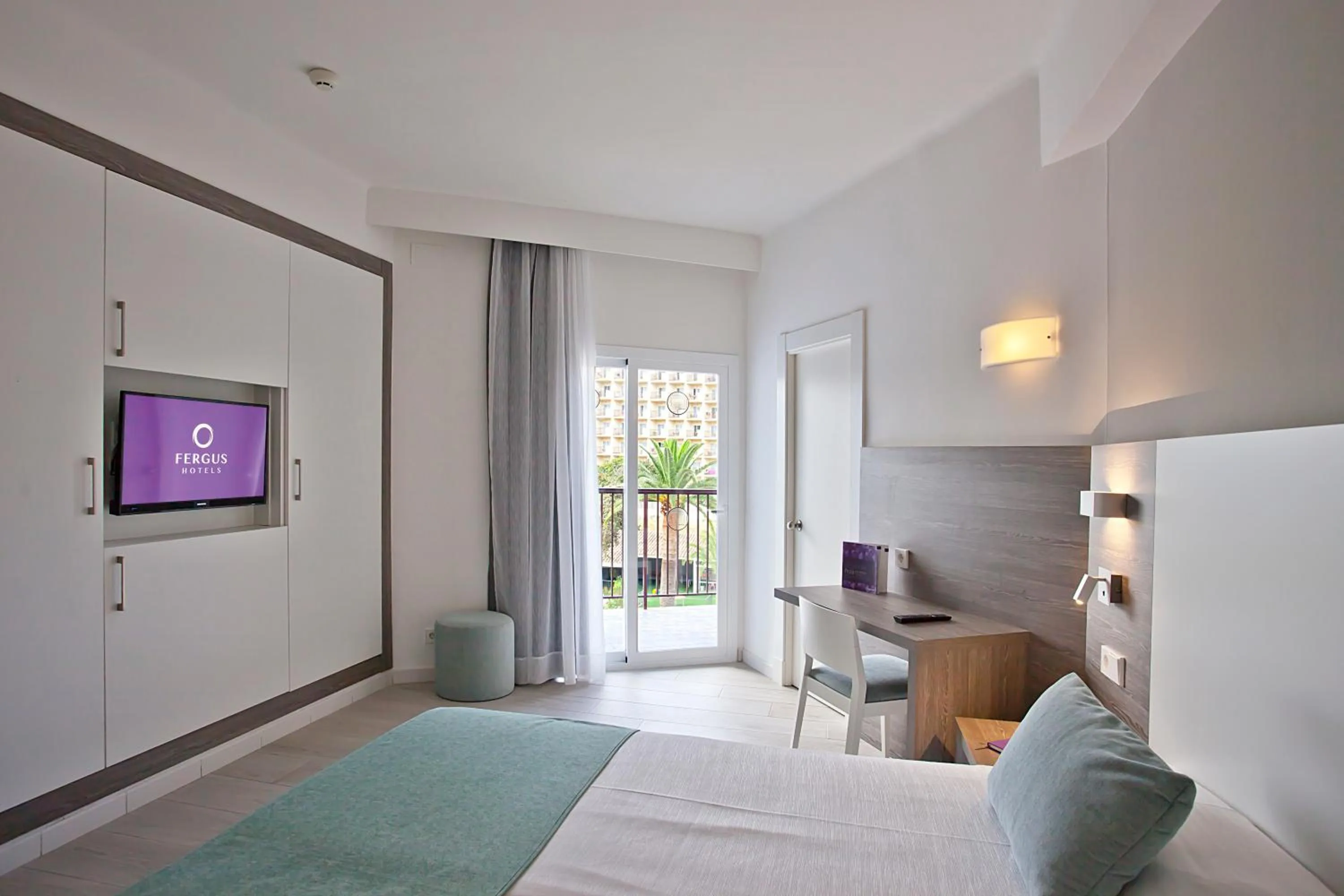 Bed in FERGUS Bermudas