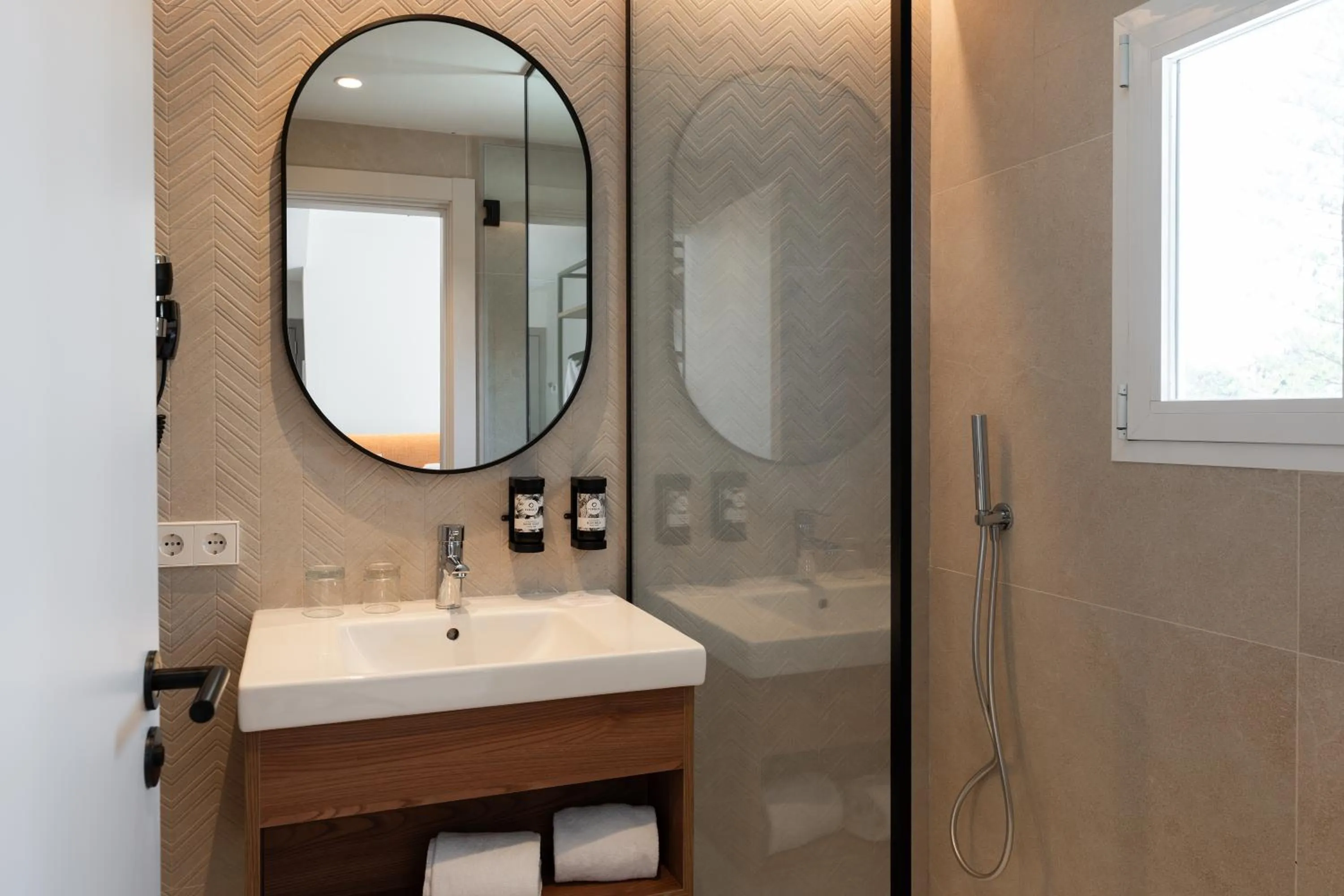 Bathroom in FERGUS Bermudas