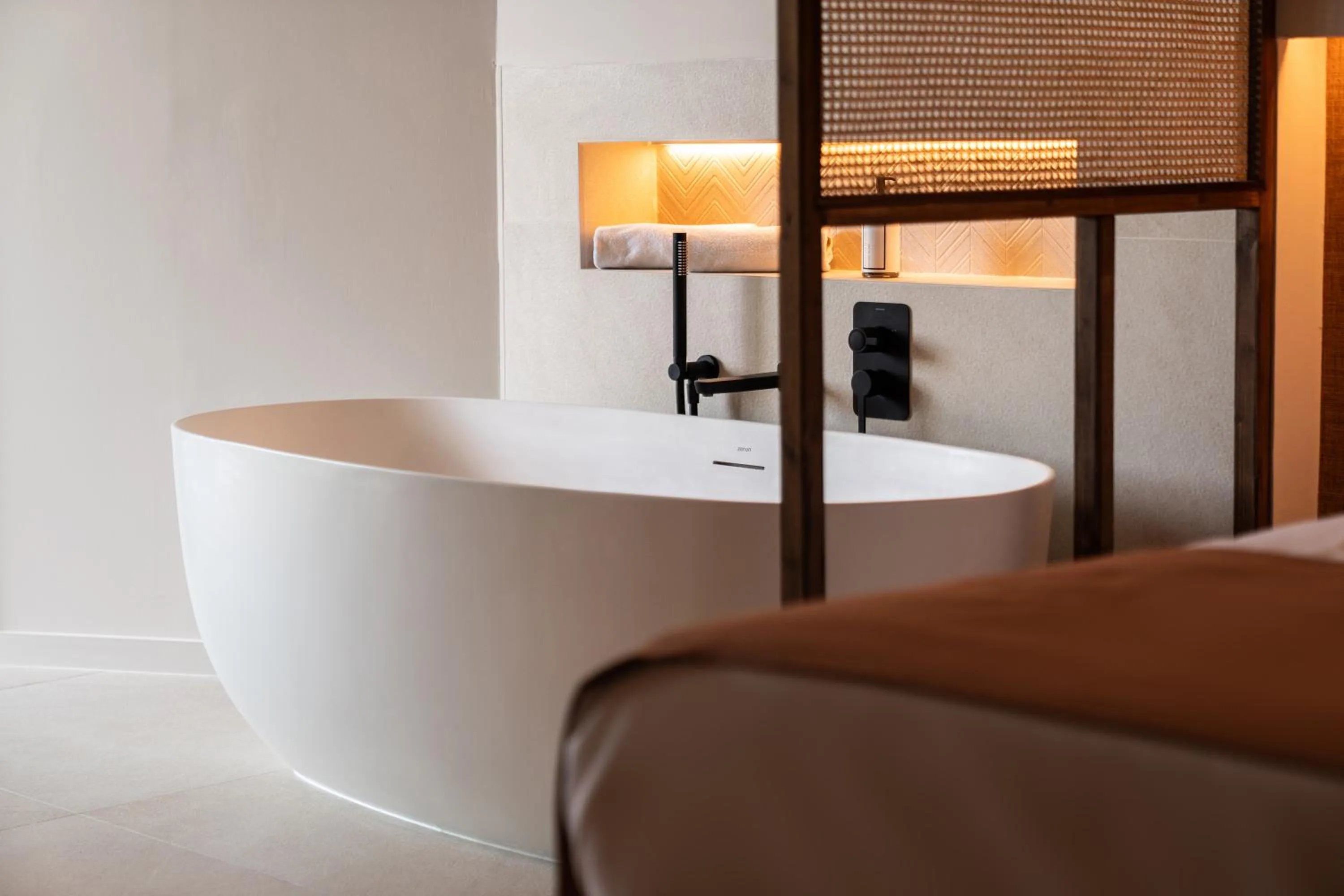 Bath in FERGUS Bermudas