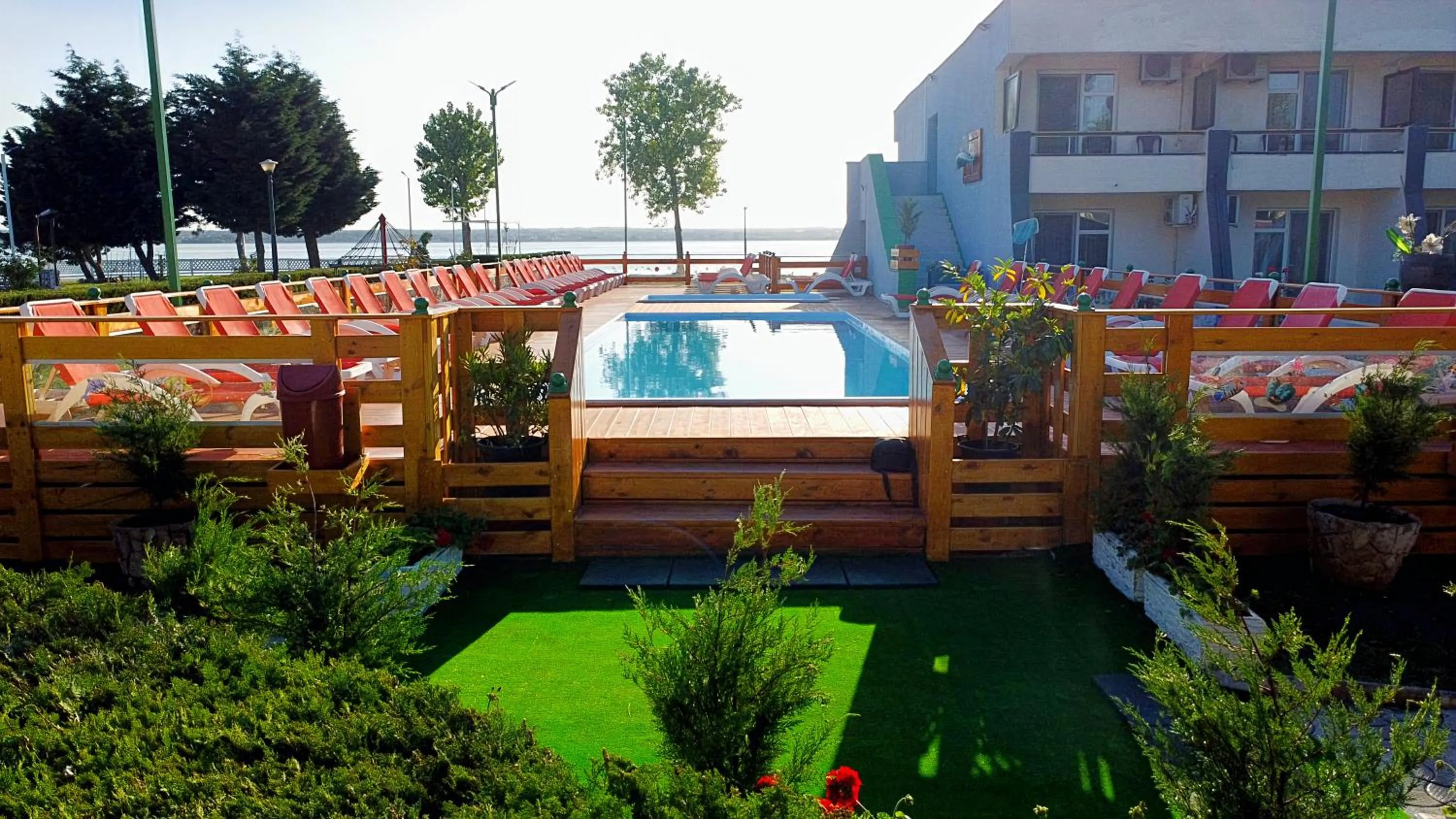 Swimming pool in Voila Mamaia