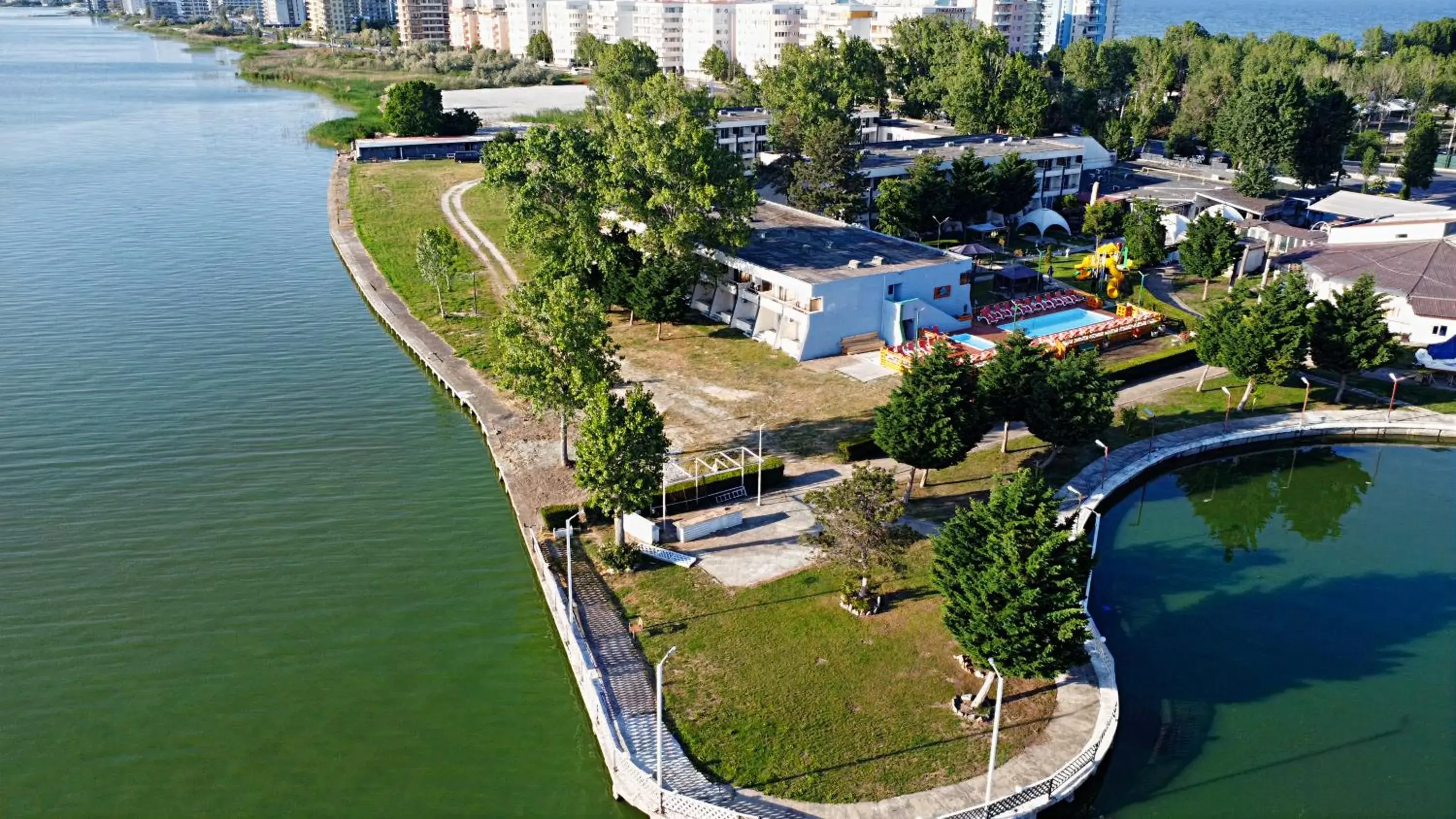 Property building in Voila Mamaia Property building in Voila Mamaia