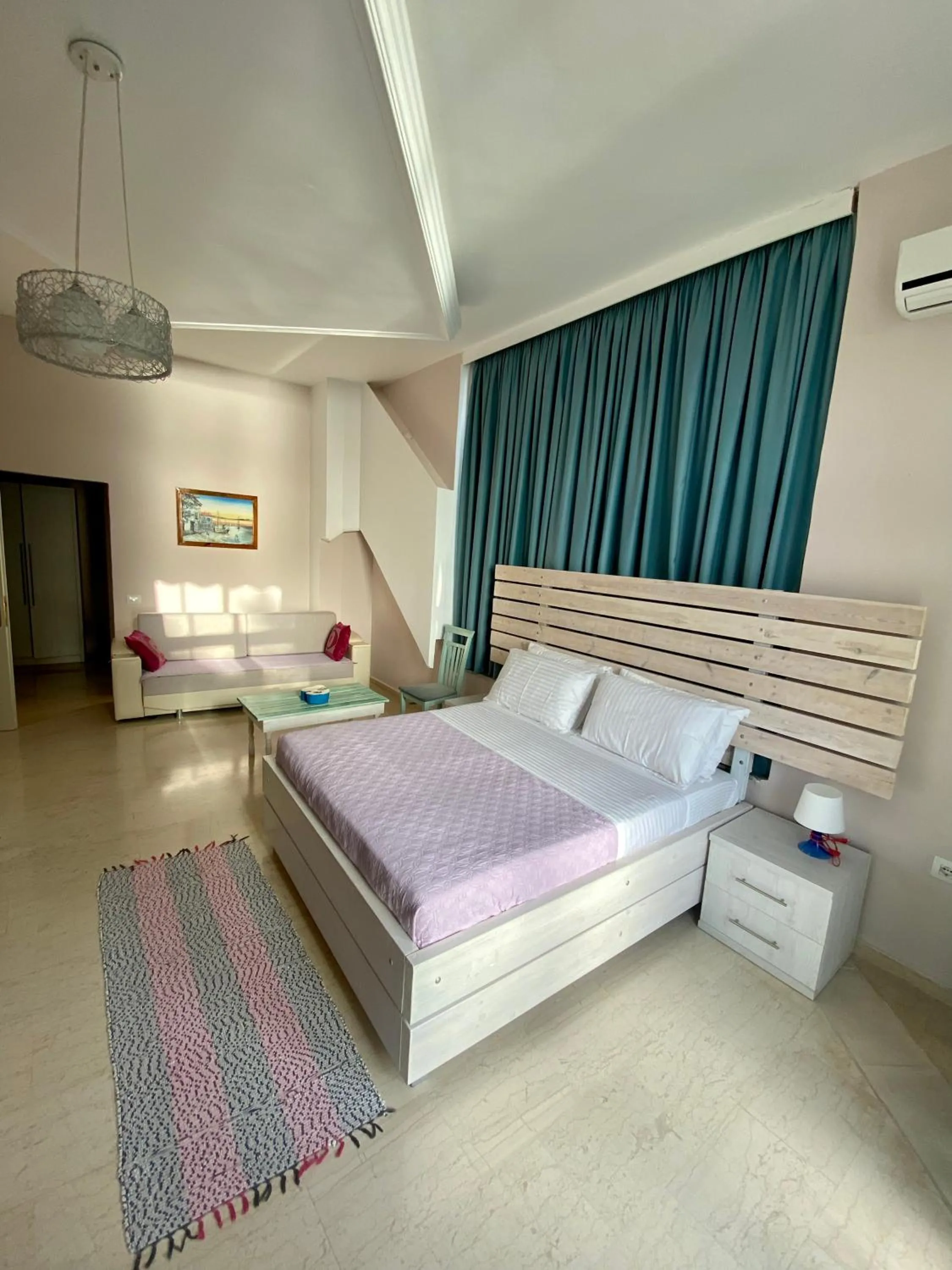 Deluxe Suite with Sea View in Saranda Hotel