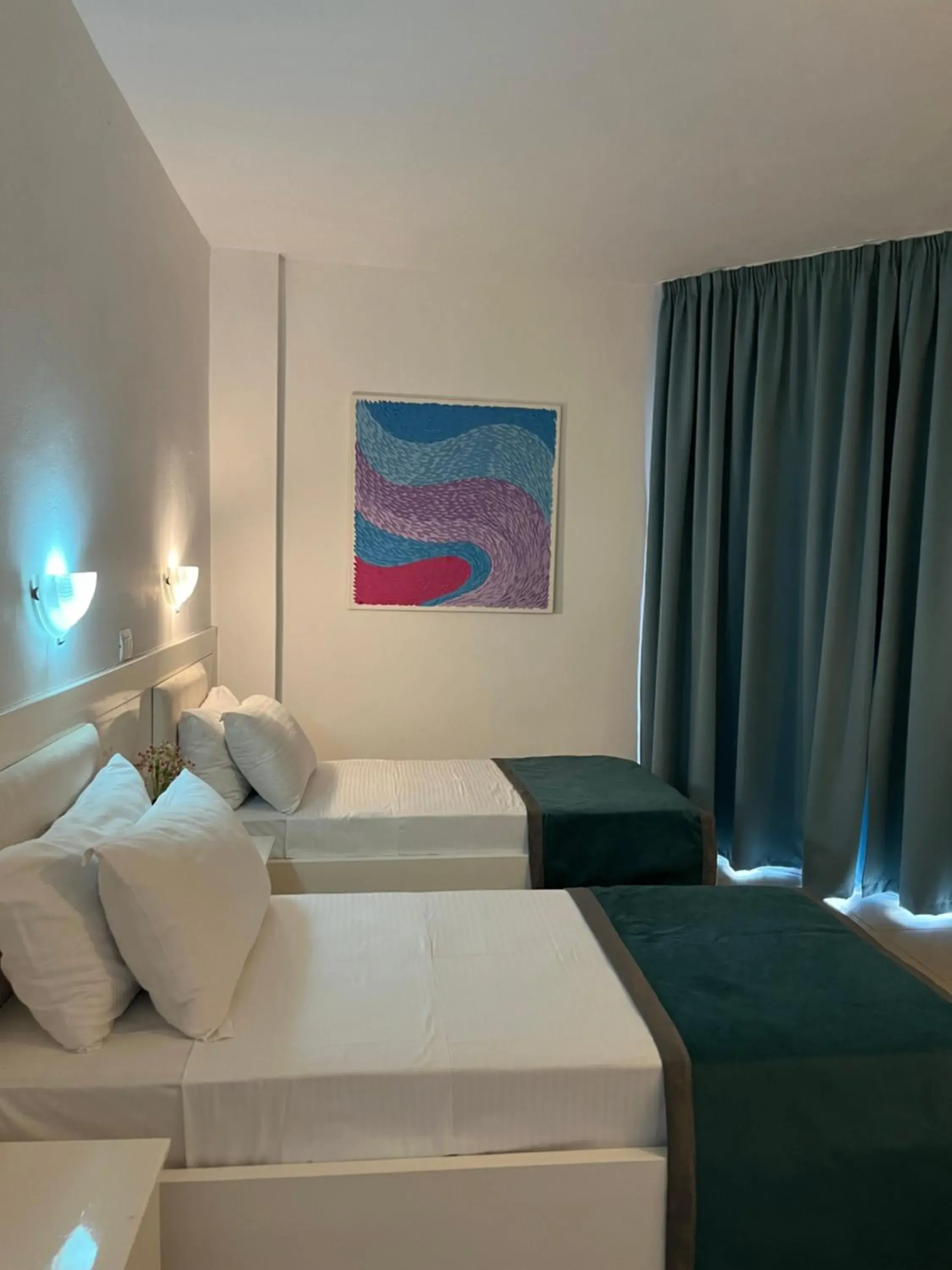 Triple Room with Garden View in Saranda Hotel Triple Room with Garden View in Saranda Hotel