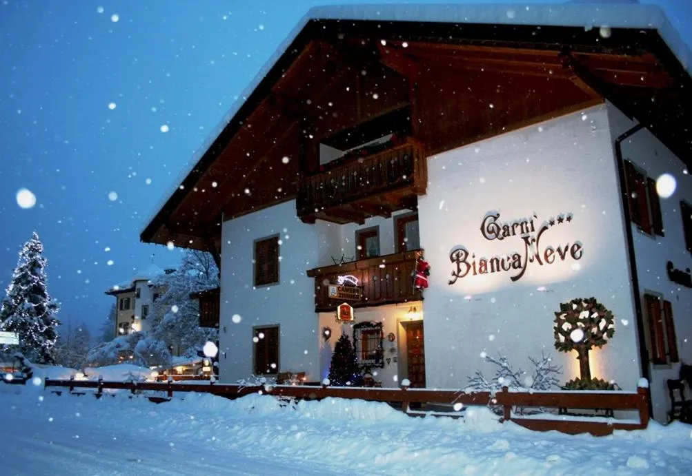 Facade/entrance in Garni Biancaneve Ruffrè-Mendola