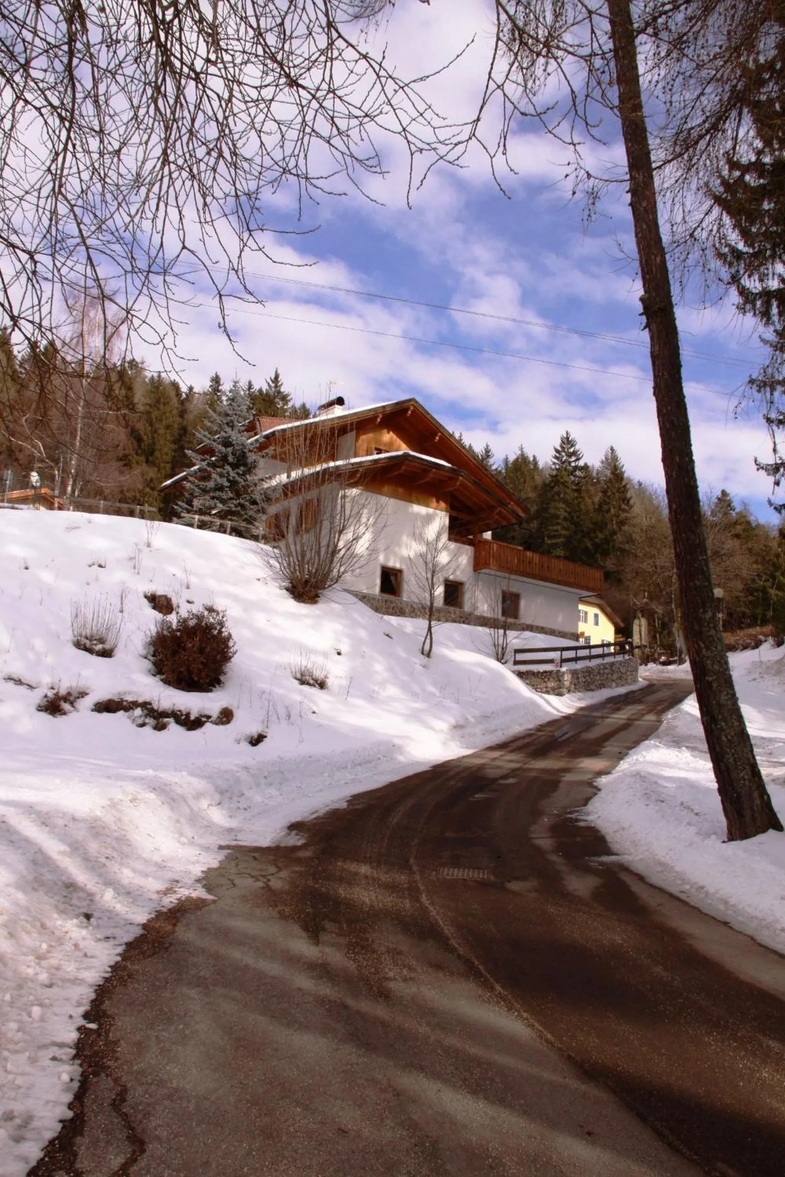 Facade/entrance in Garni Biancaneve Ruffrè-Mendola