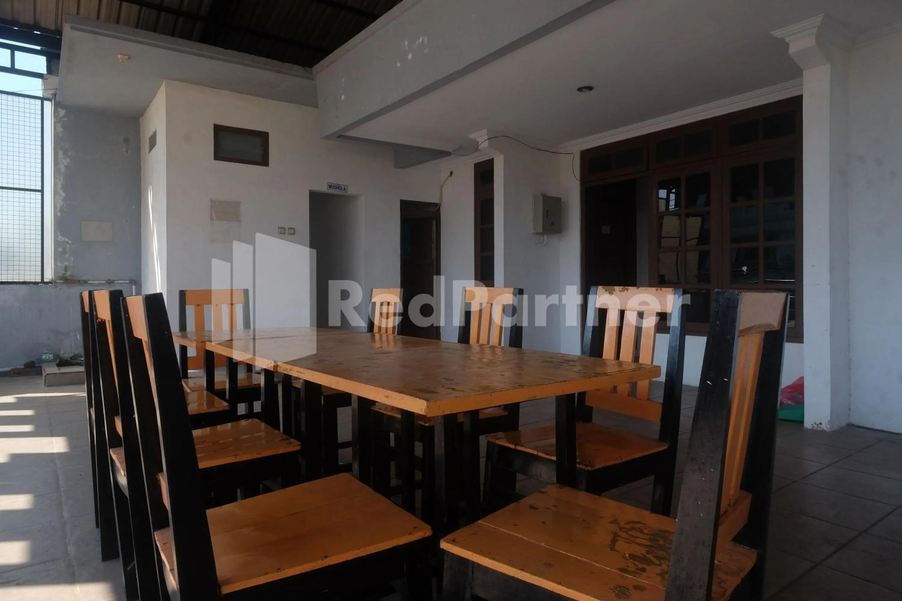 Dining area in Griya Jasmine Syariah Seturan RedPartner