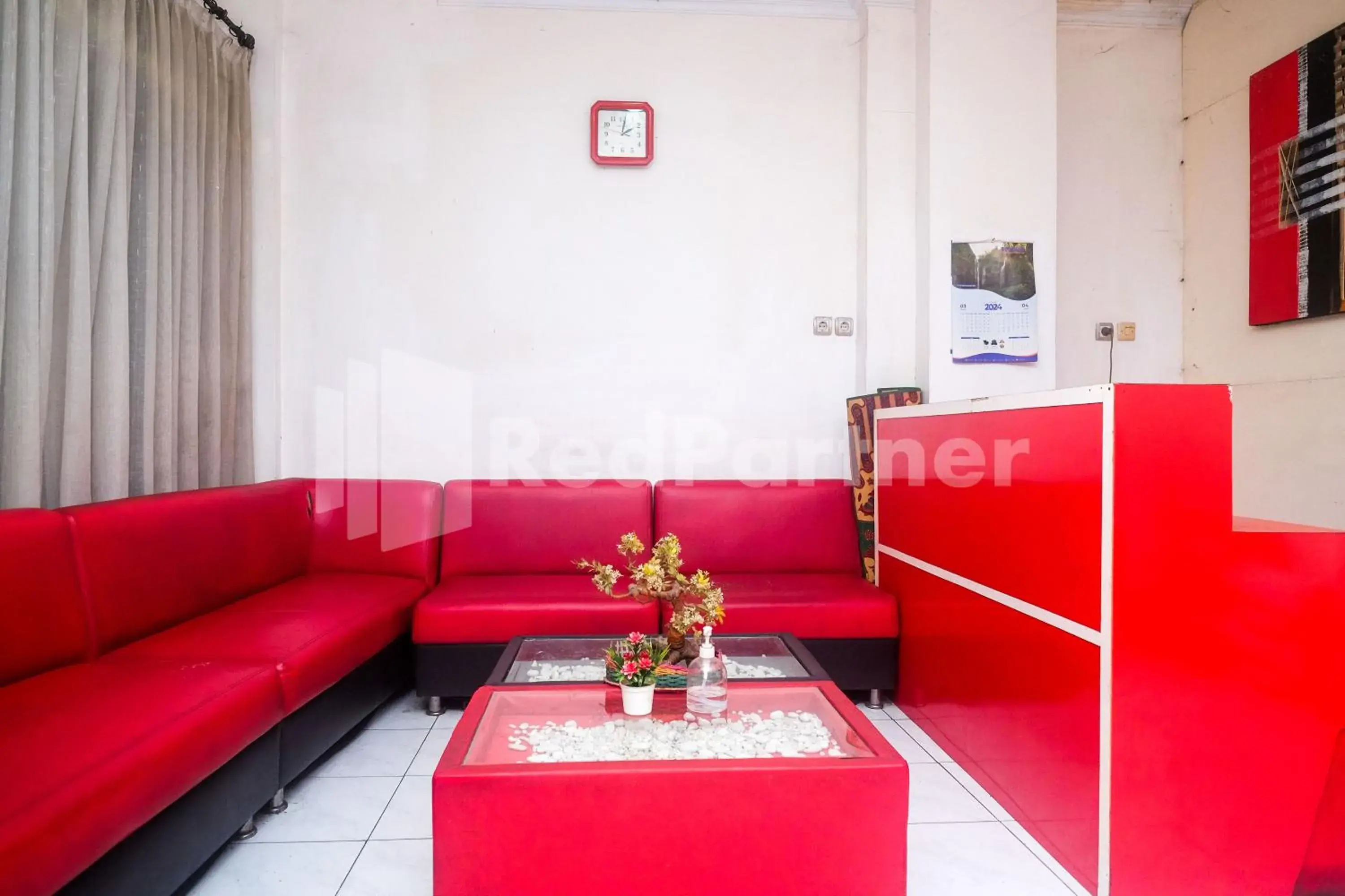 Lobby or reception in Griya Jasmine Syariah Seturan RedPartner Lobby or reception in Griya Jasmine Syariah Seturan RedPartner