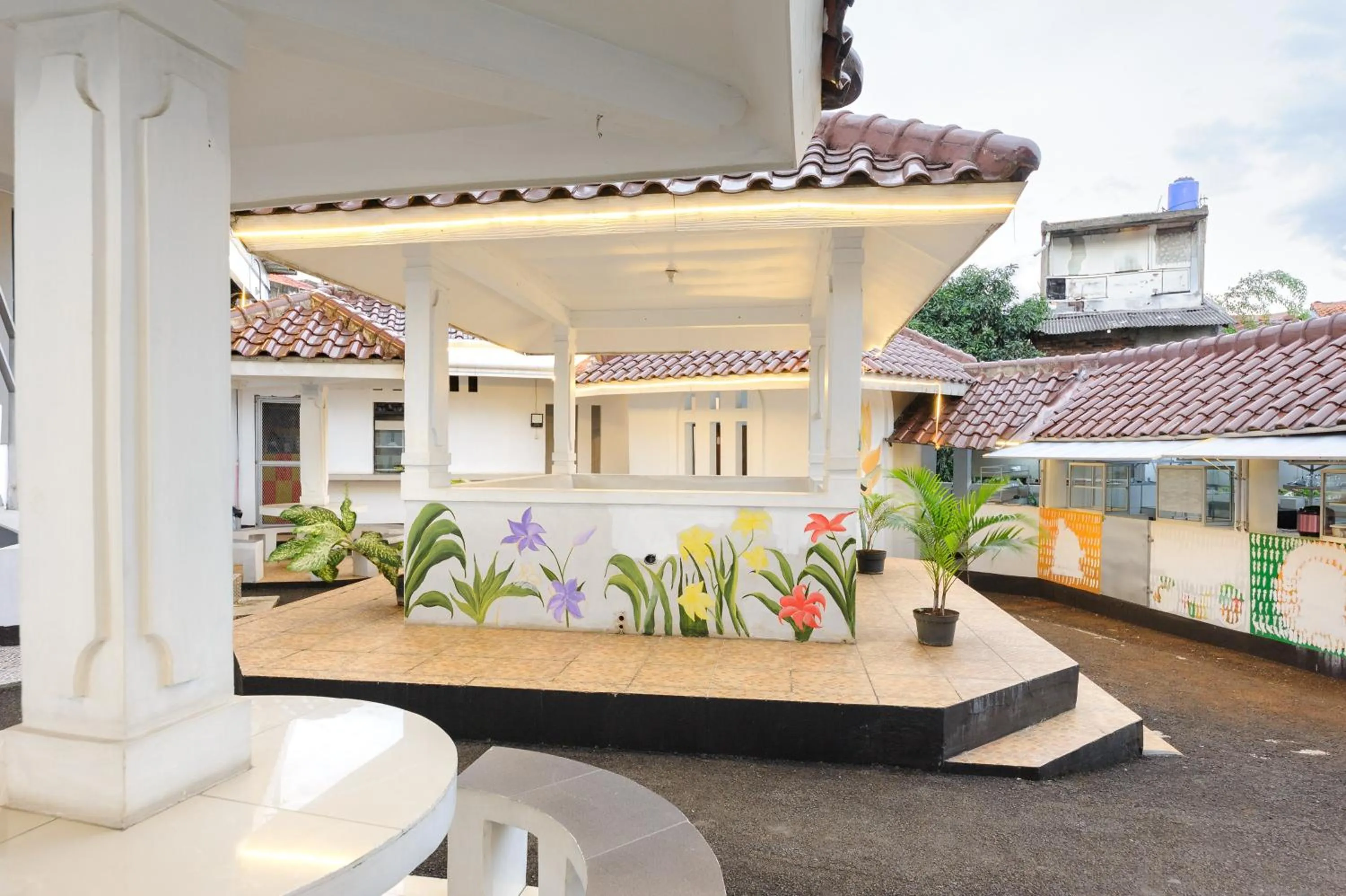 Property building in RedDoorz Syariah near Taman Air Mancur Bogor