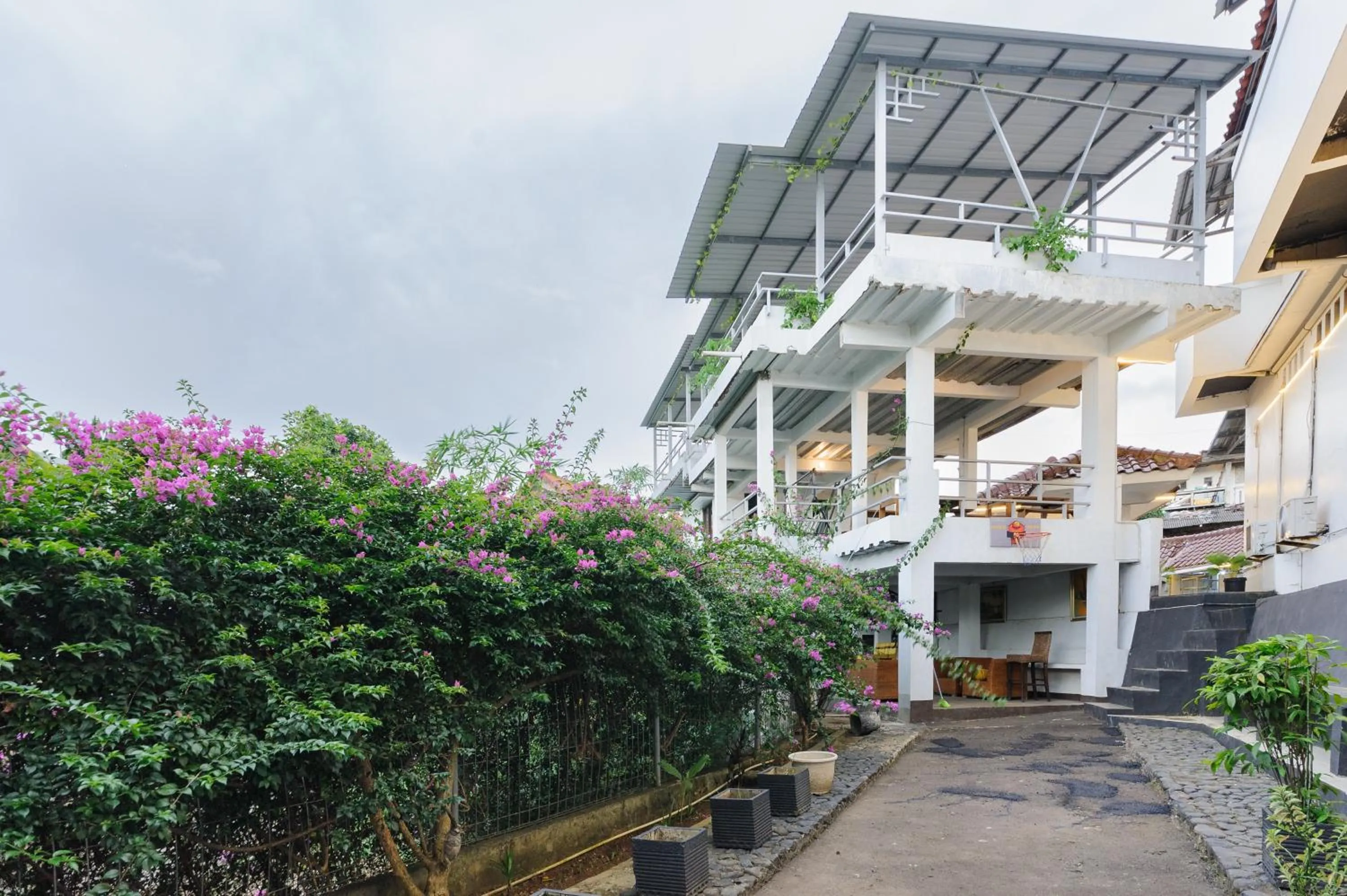 Property building in RedDoorz Syariah near Taman Air Mancur Bogor