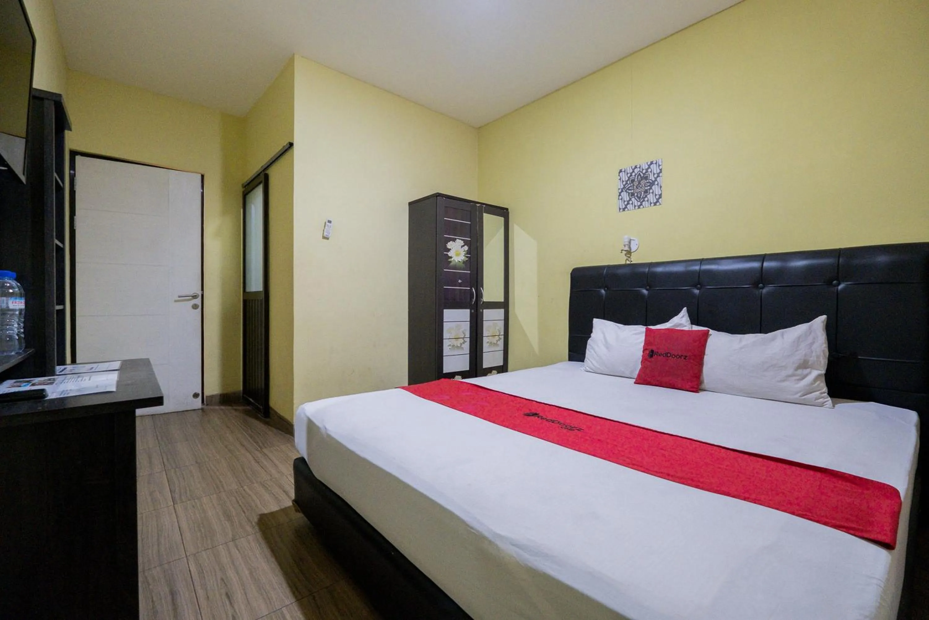 Bed in RedDoorz near Surabaya Town Square