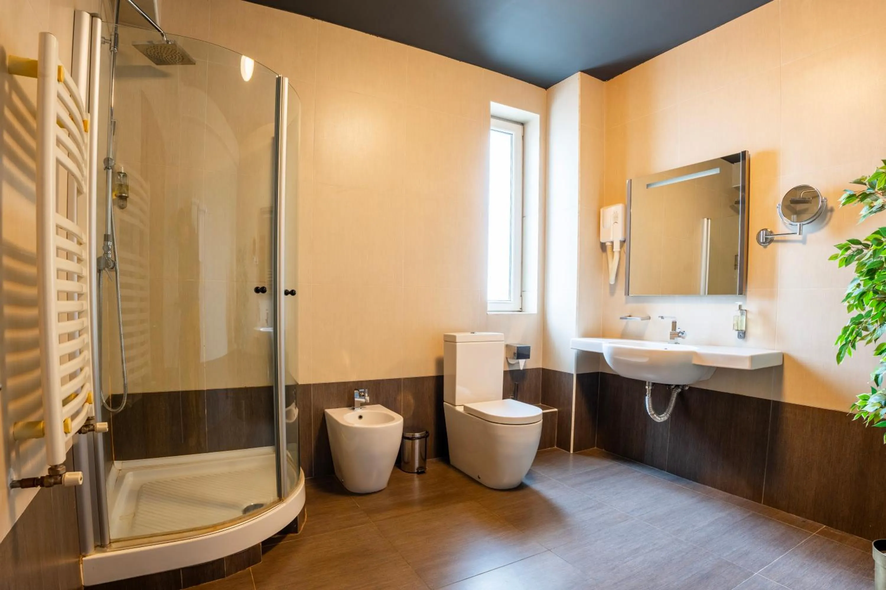 Shower in Alex&George Boutique Hotel