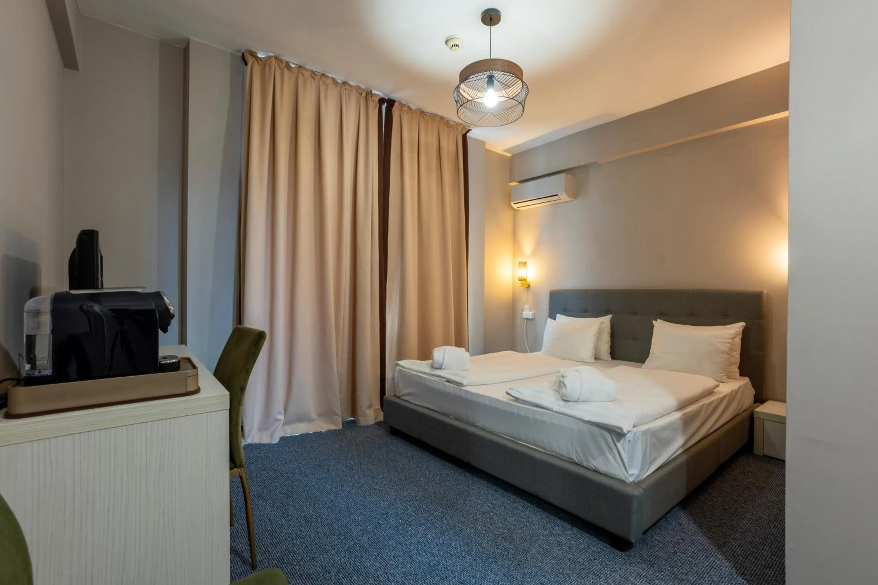 Bedroom, Bed in Alex&George Boutique Hotel