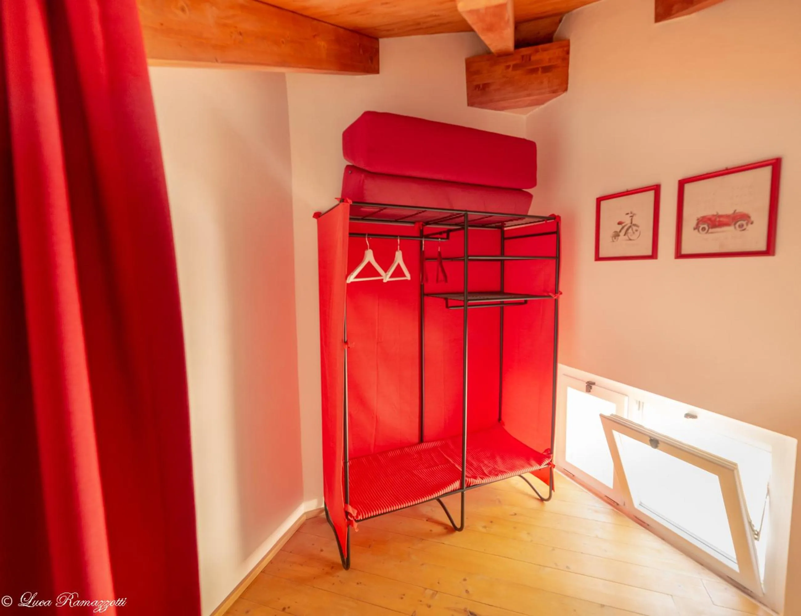 wardrobe in Janna 'e Mare