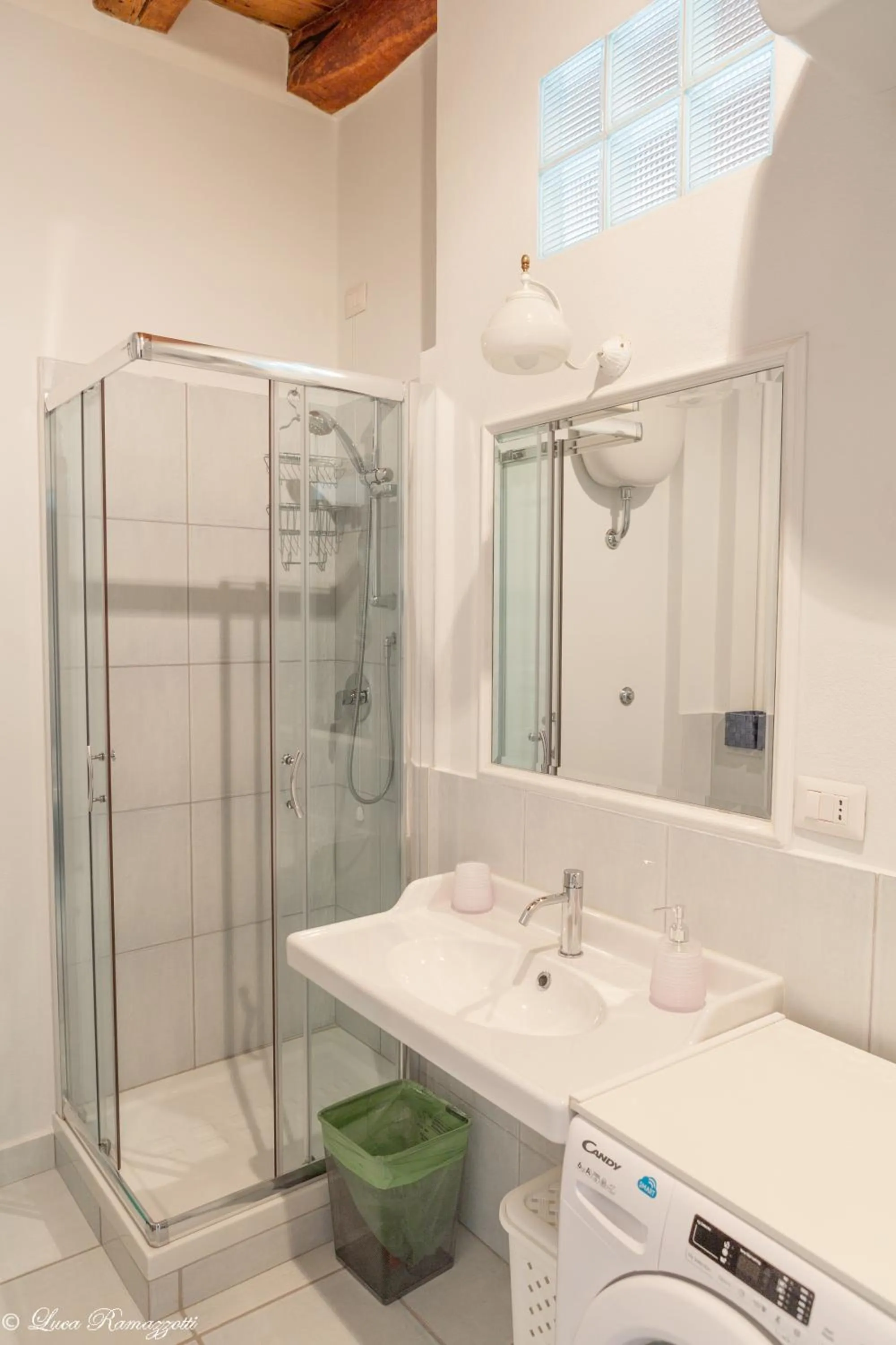 Bathroom in Janna 'e Mare