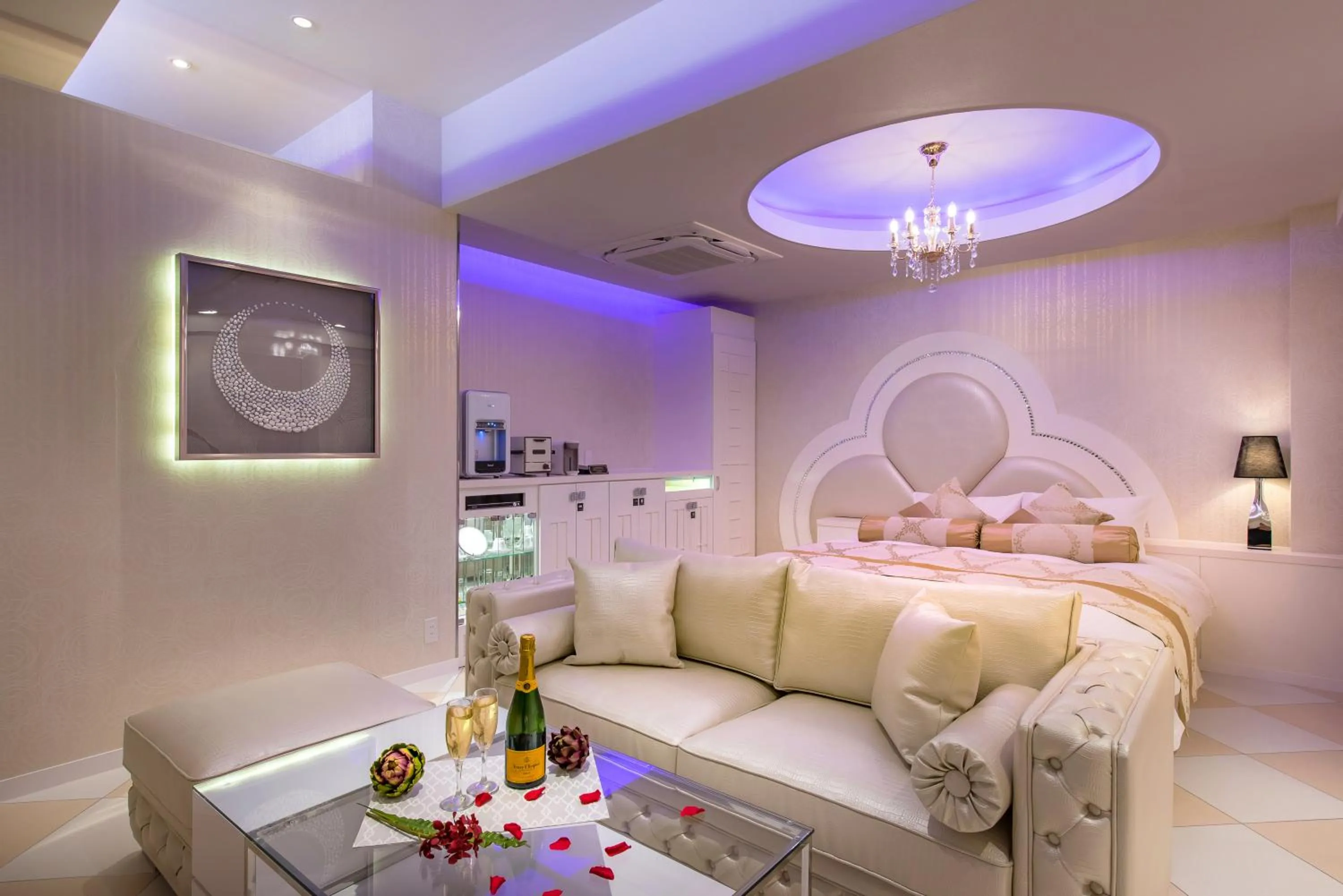 Decorative detail, Bed in HOTEL Dior7