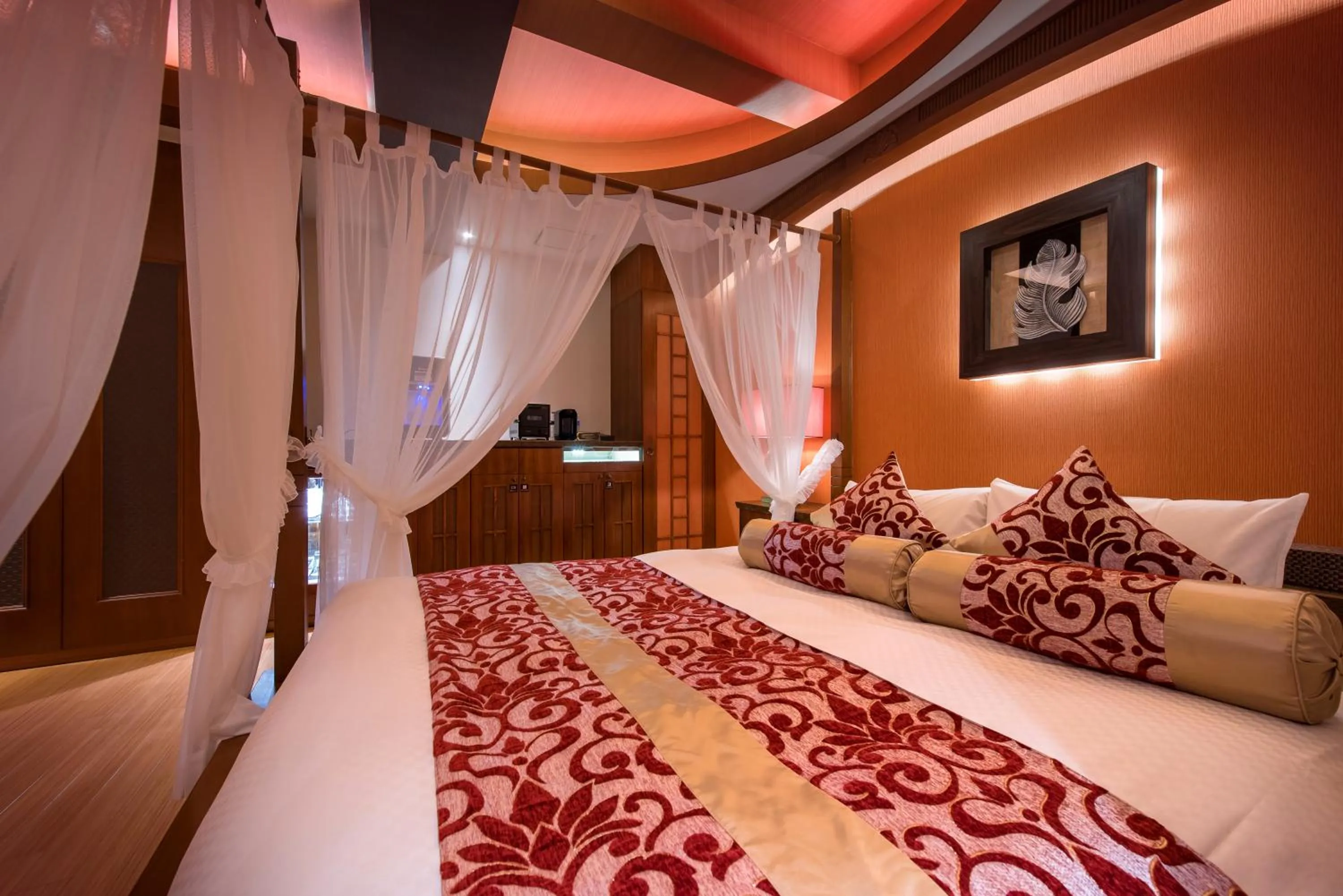Bed in HOTEL Dior7