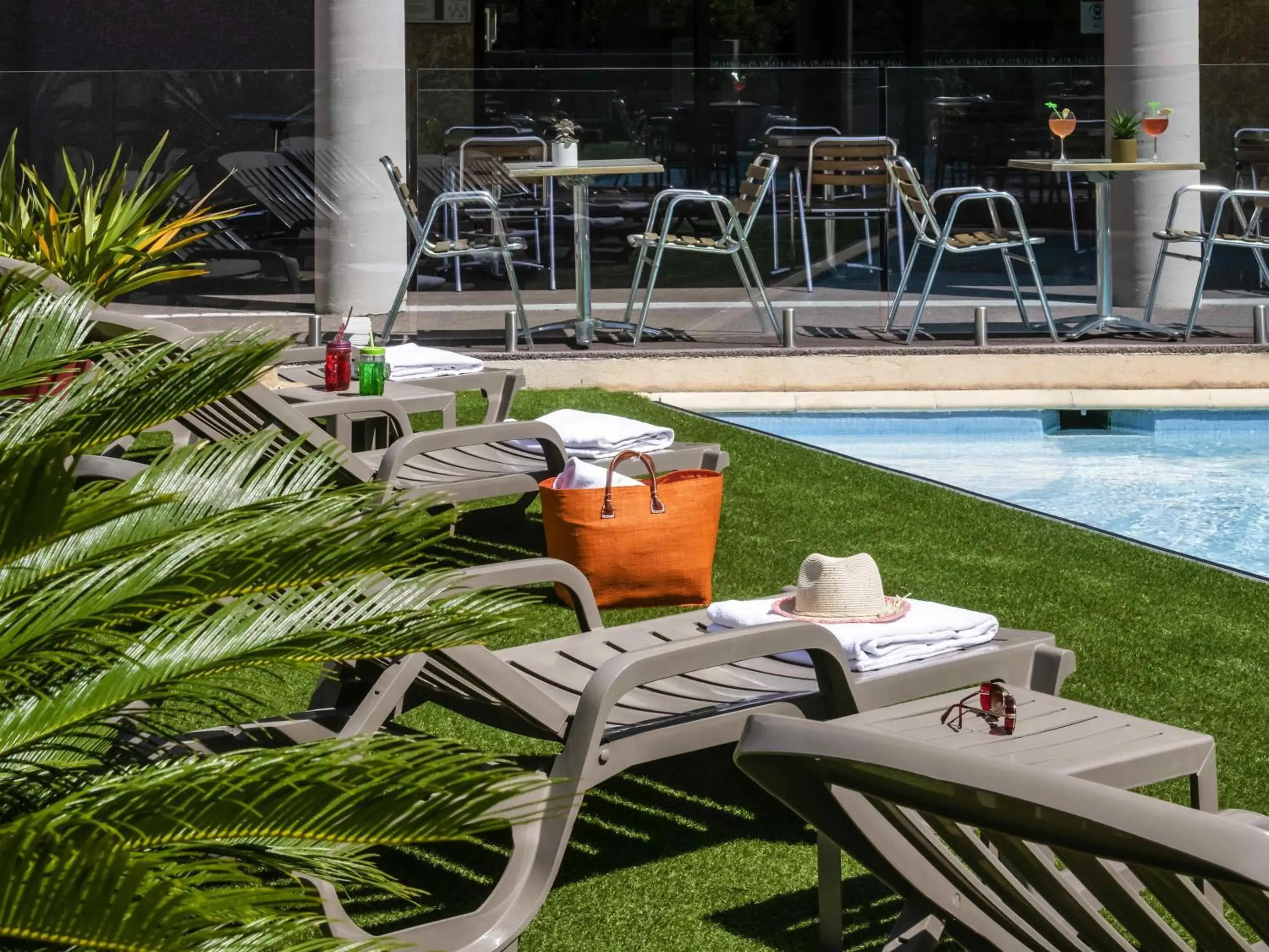 Property building in ibis Hyeres Centre Property building in ibis Hyeres Centre