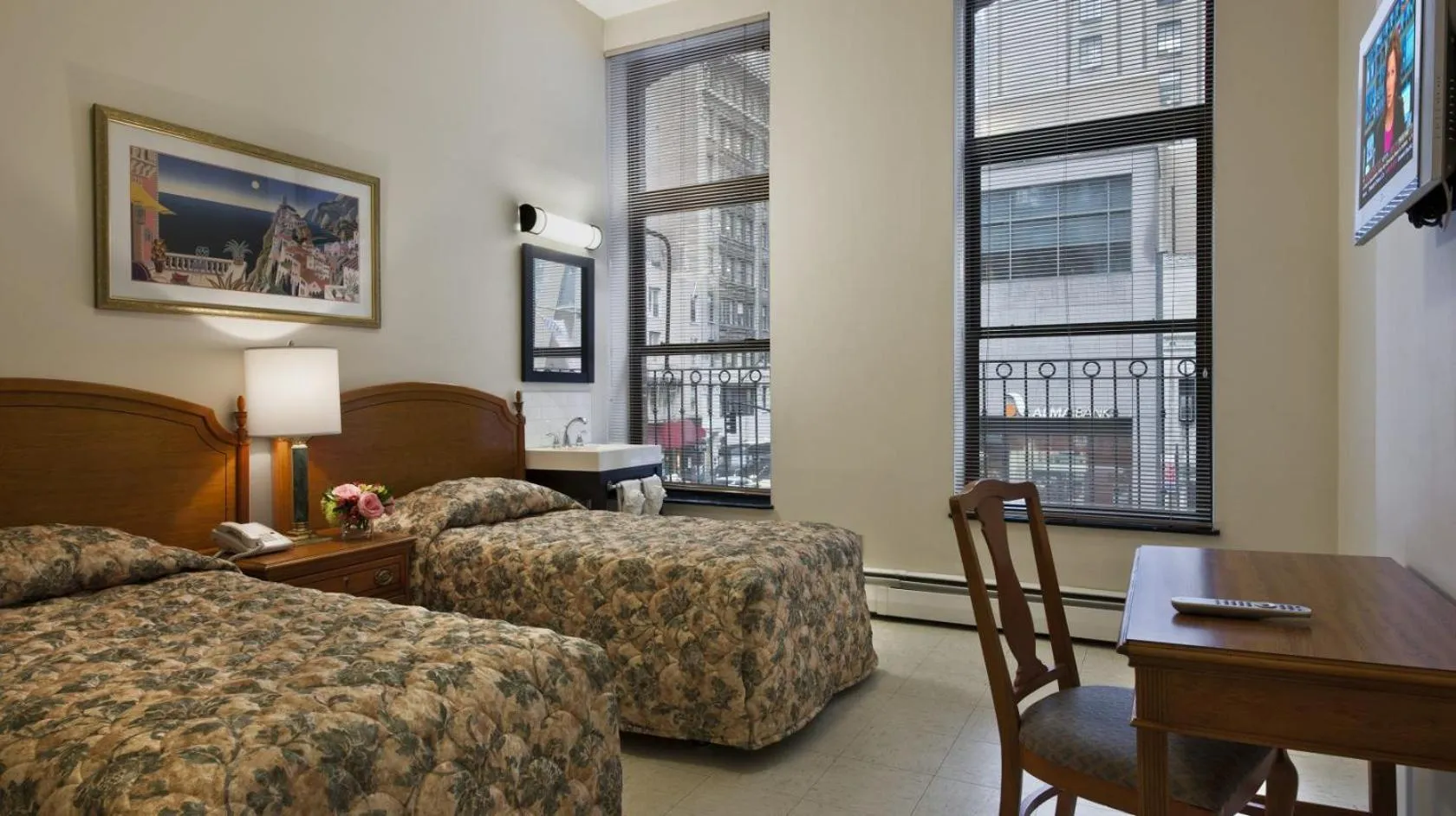 Photo of the whole room, Bed in Americana Inn