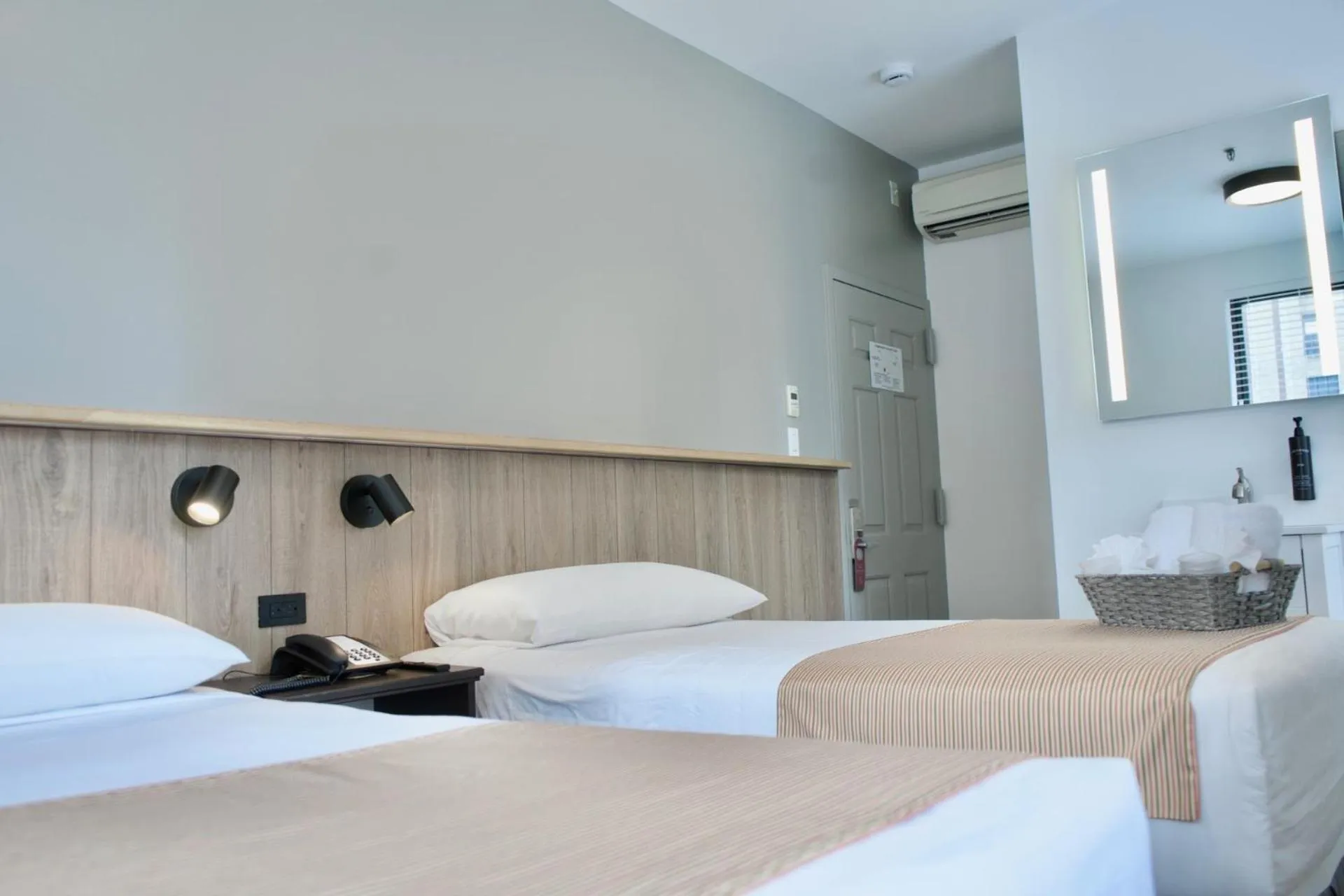 Bed in Americana Inn