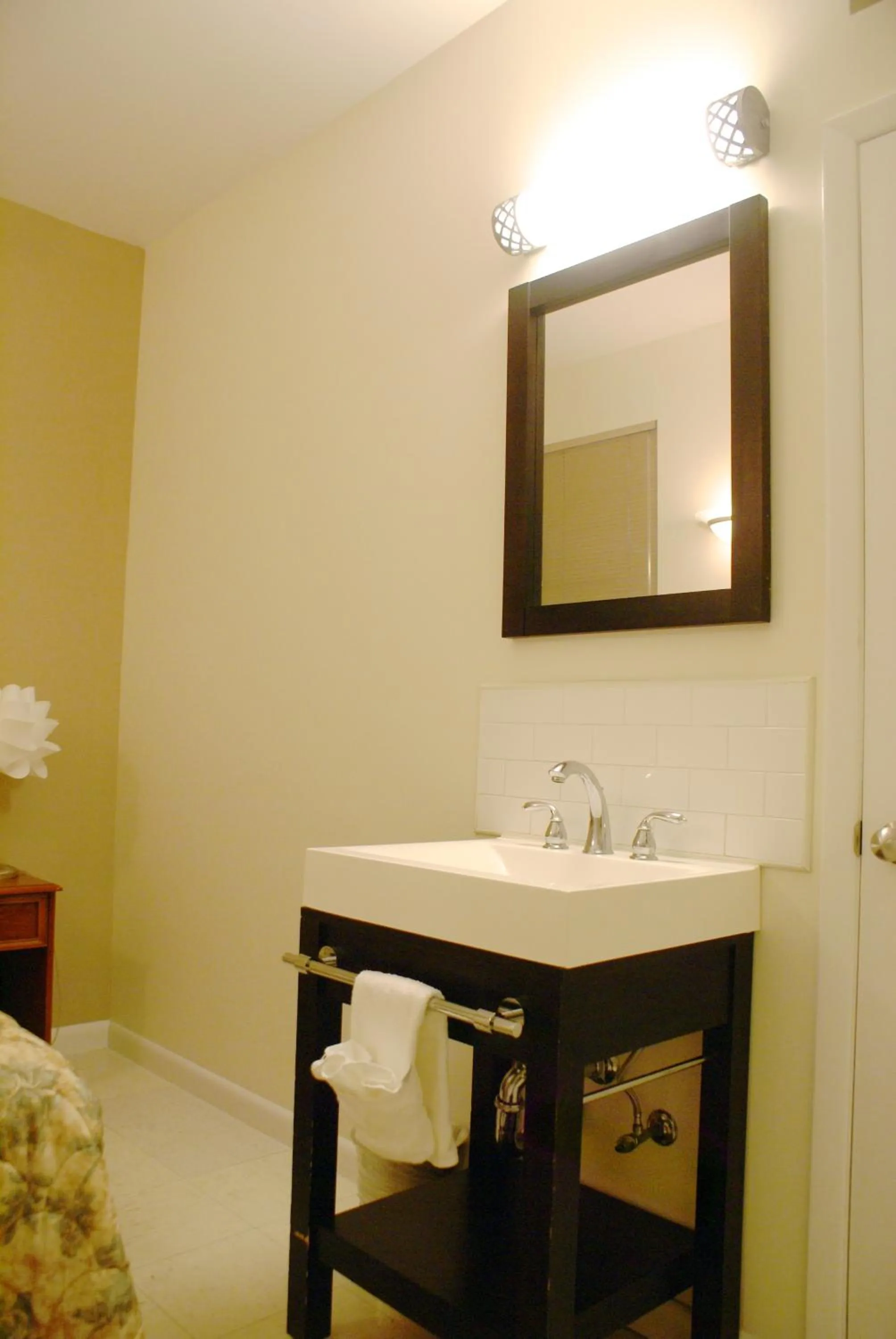 Decorative detail in Americana Inn