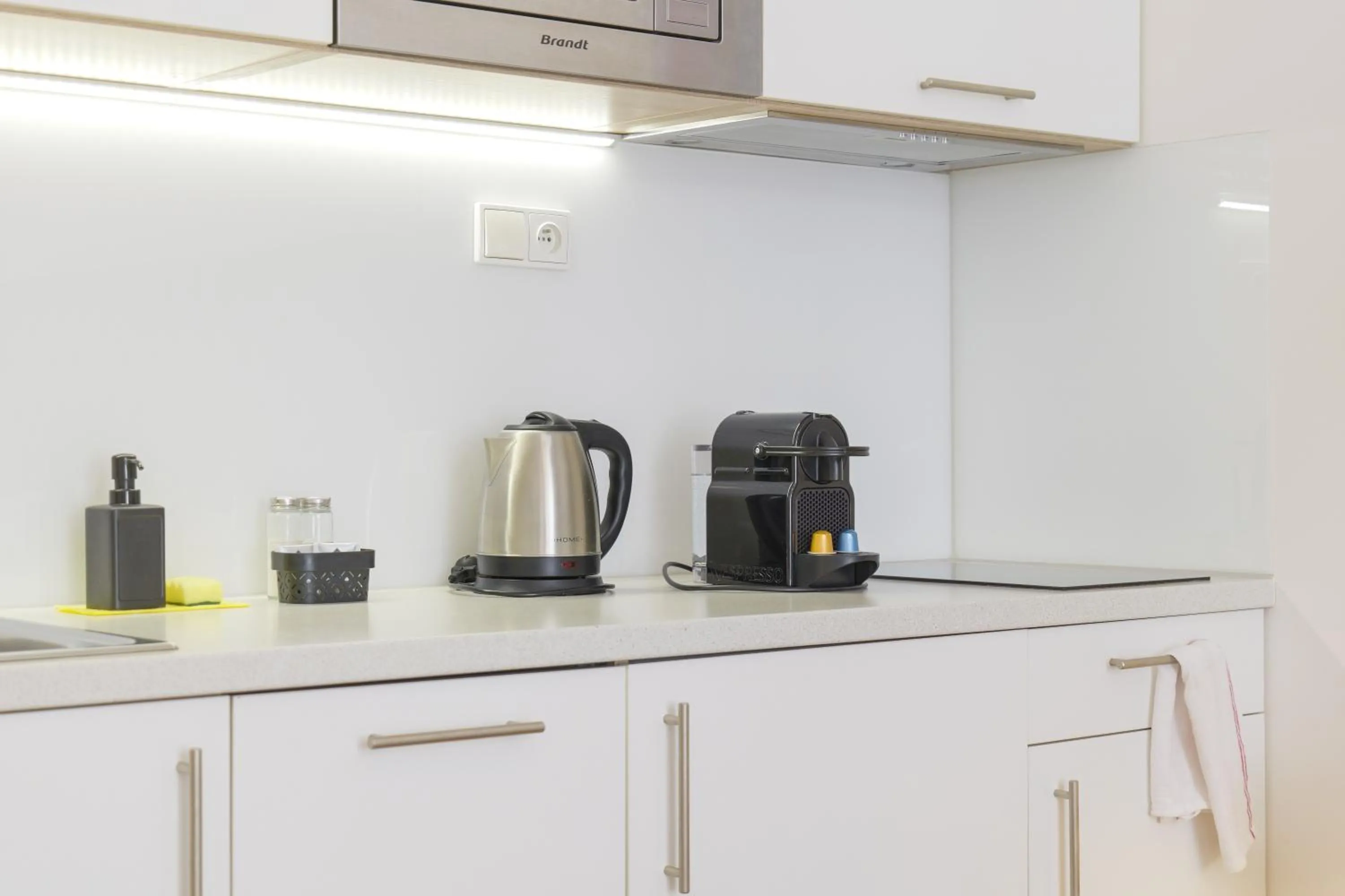 Coffee/tea facilities in Gold Art Apartments