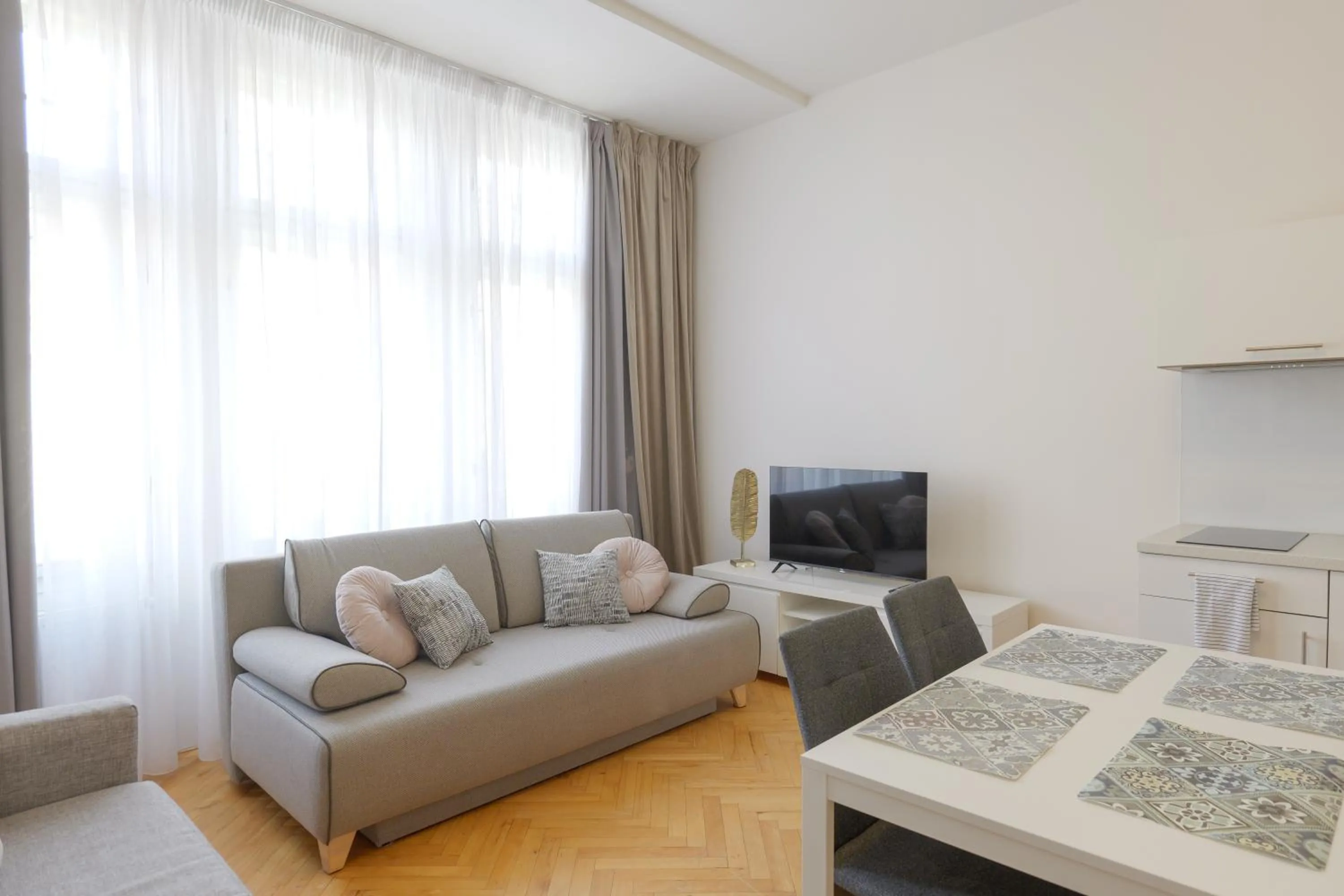 TV and multimedia in Gold Art Apartments
