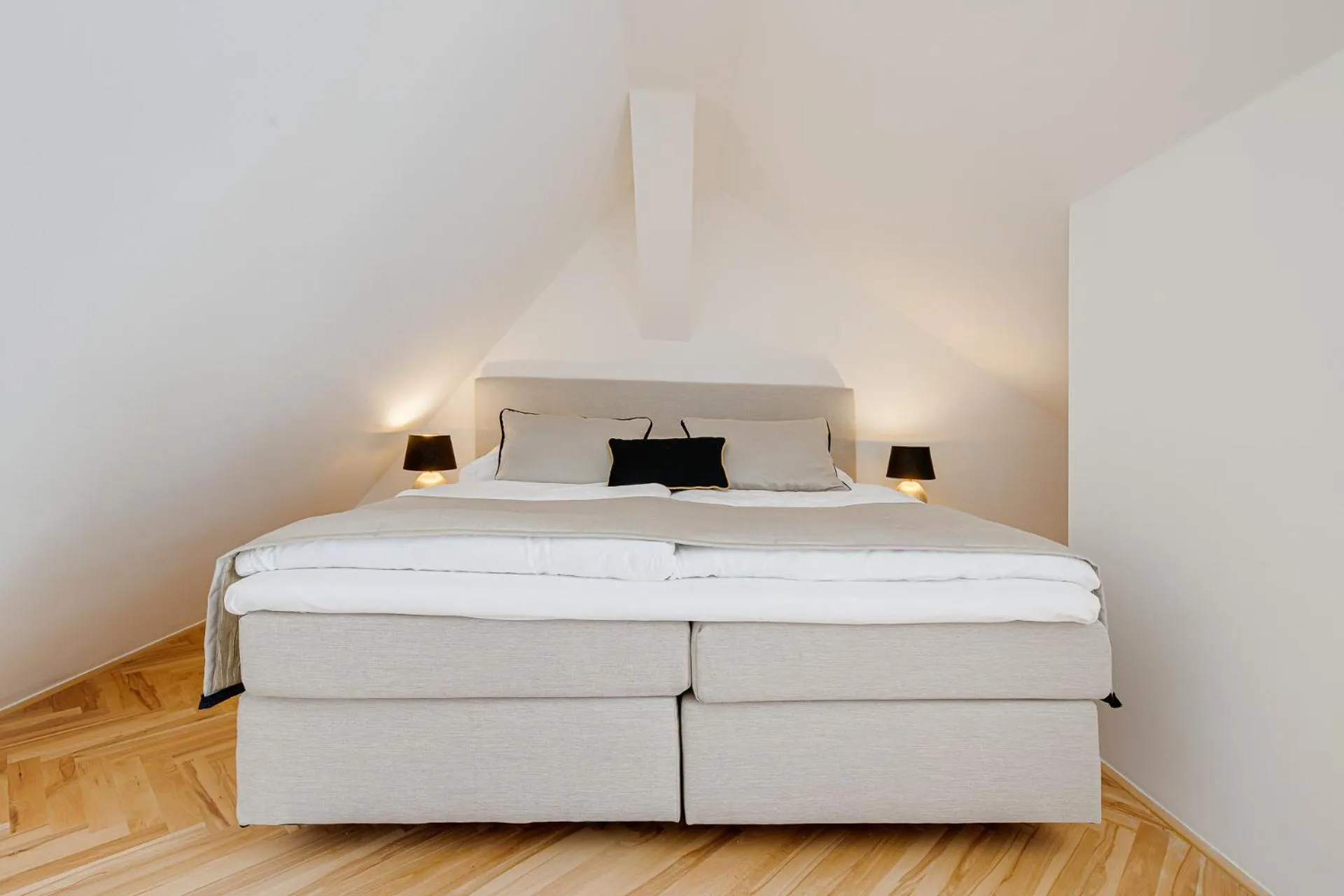 Bed in Gold Art Apartments