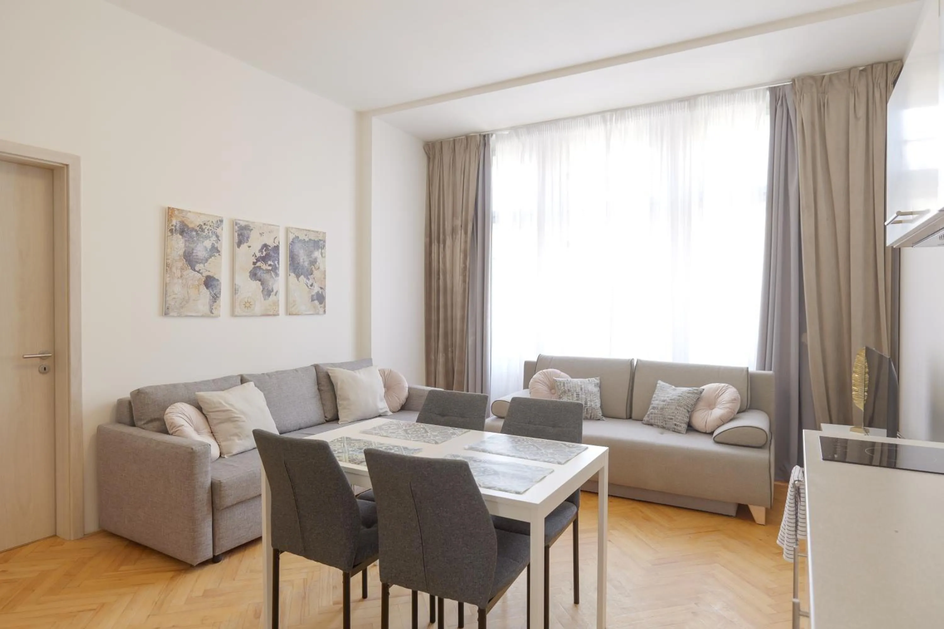 TV and multimedia in Gold Art Apartments
