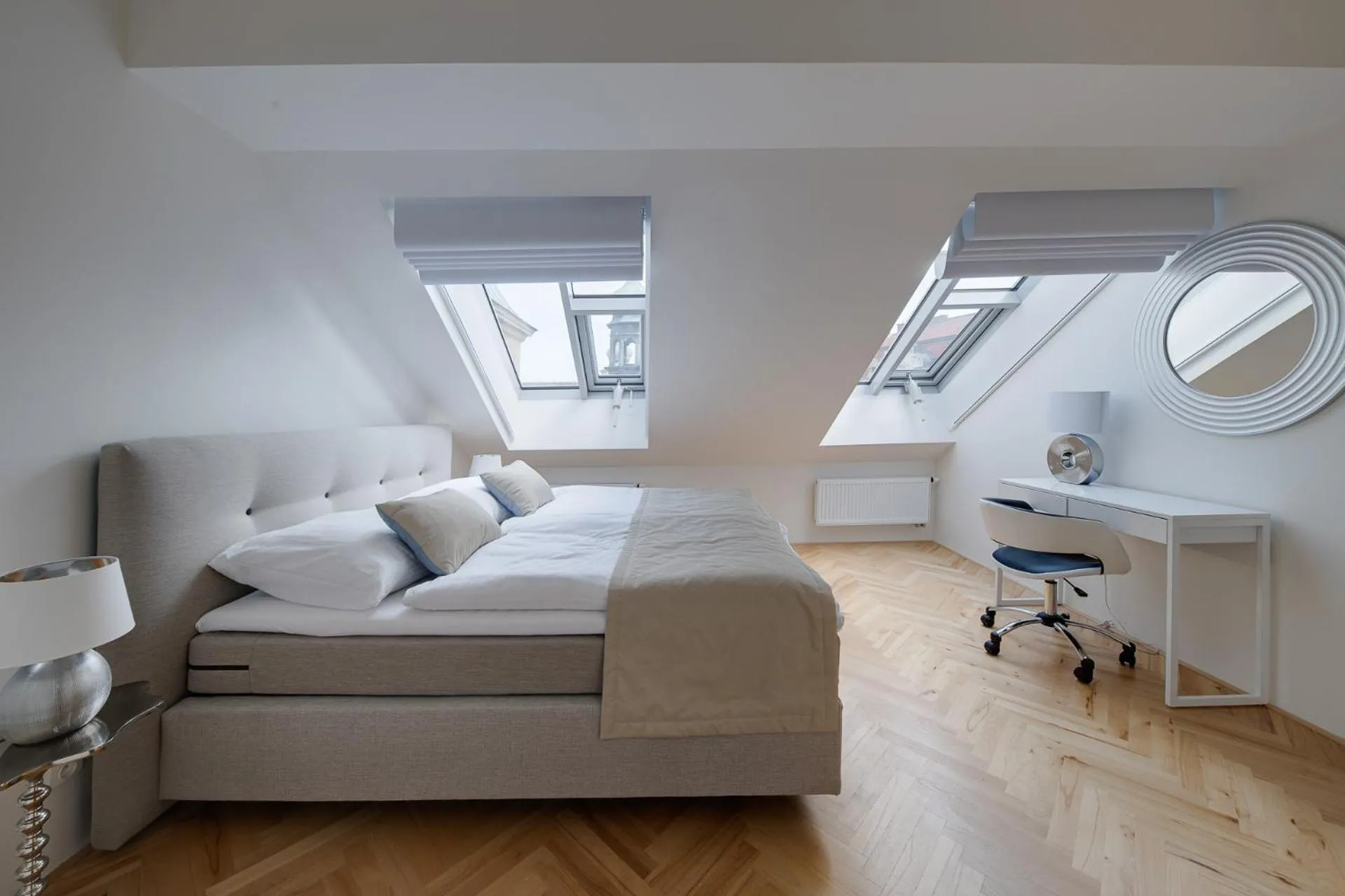 Bed in Gold Art Apartments