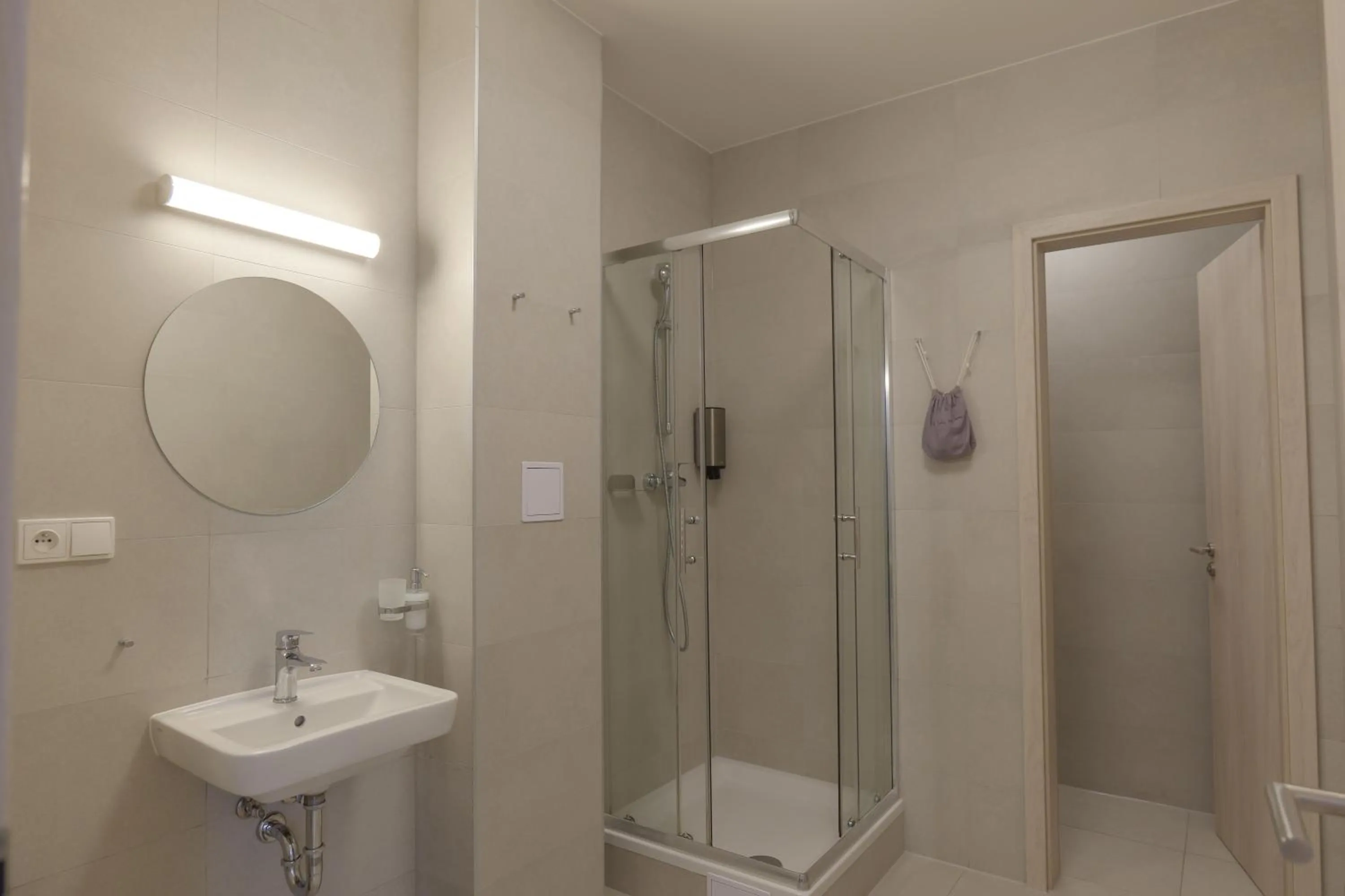 Shower in Gold Art Apartments