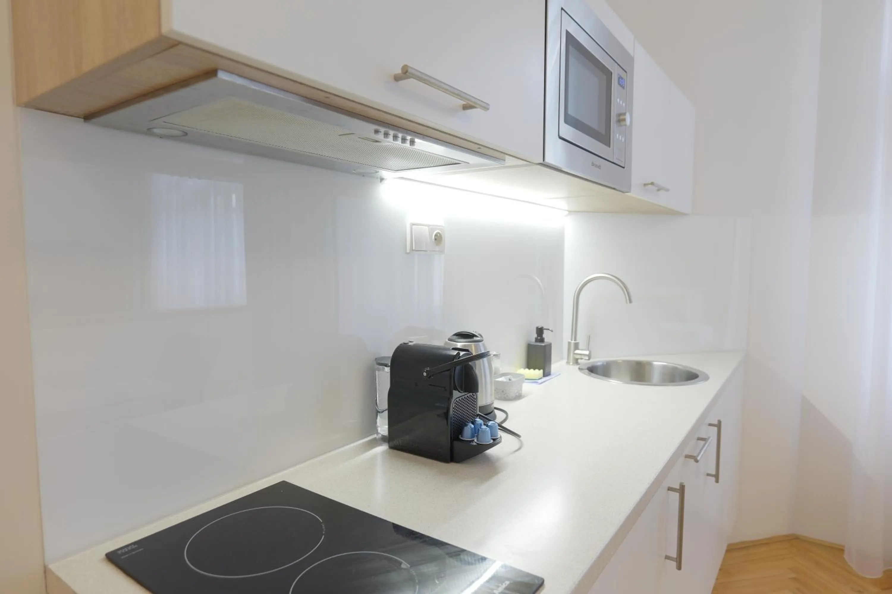 Coffee/tea facilities in Gold Art Apartments