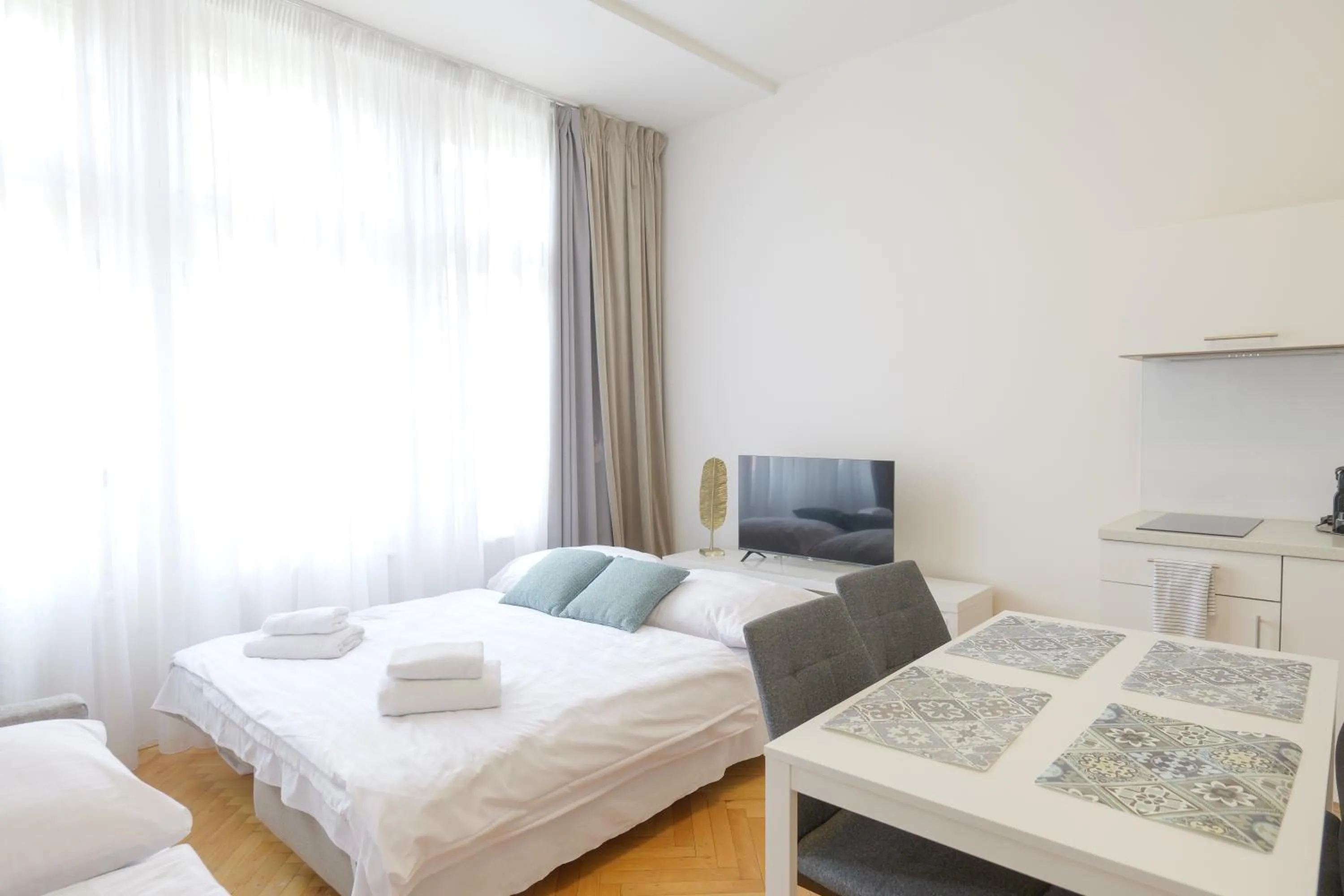 Bed in Gold Art Apartments