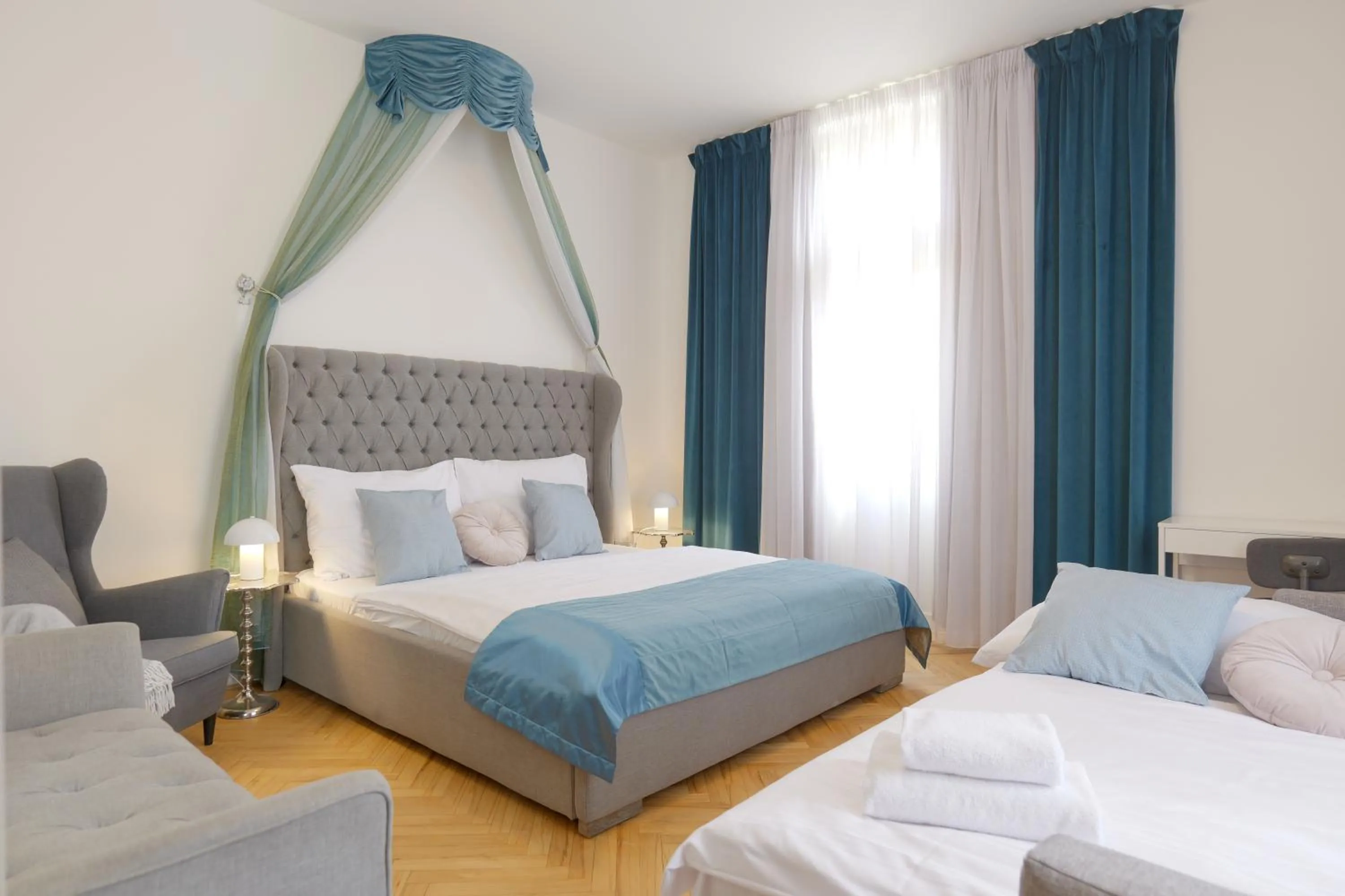 Bed in Gold Art Apartments