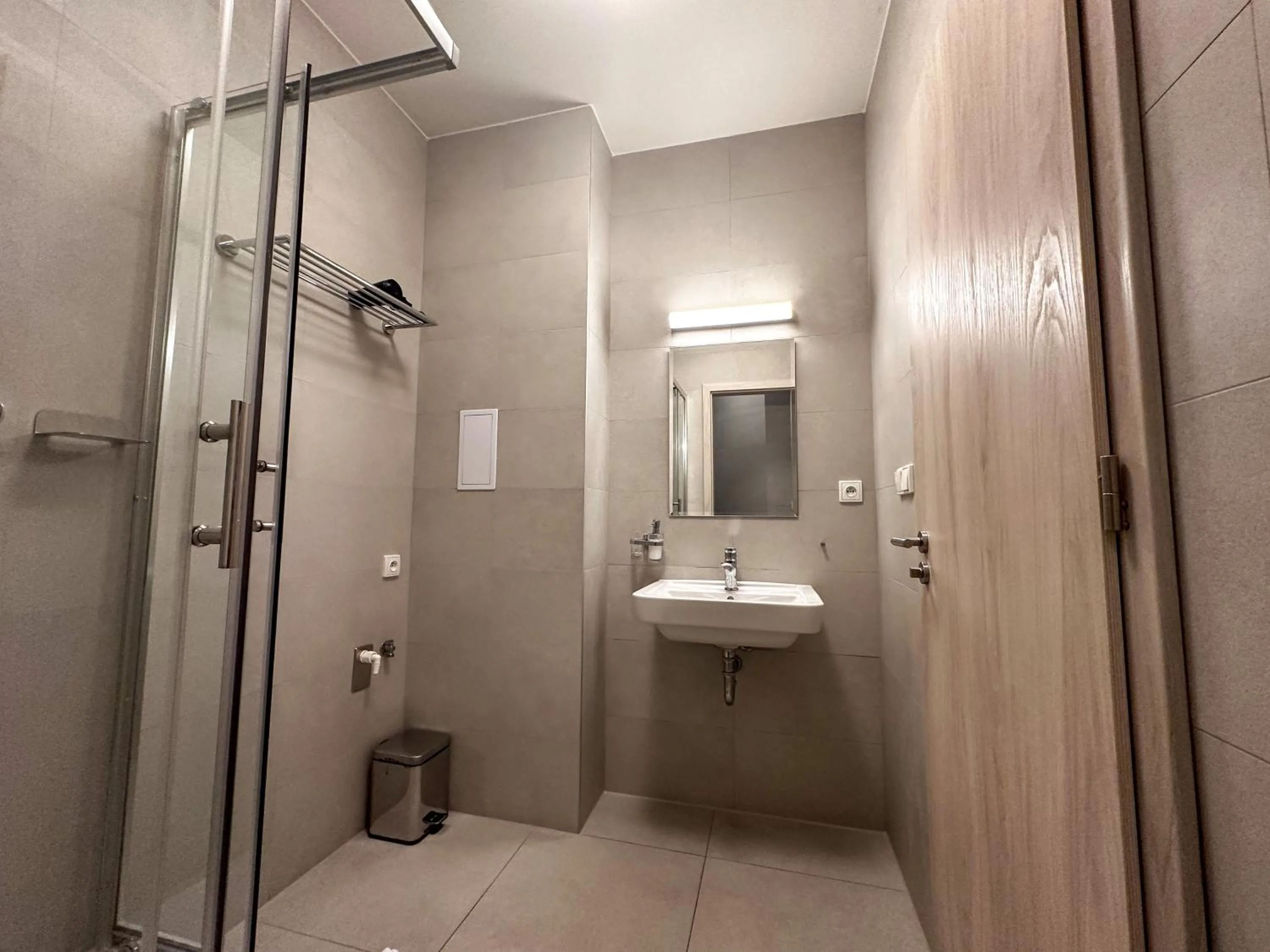 Shower in Gold Art Apartments