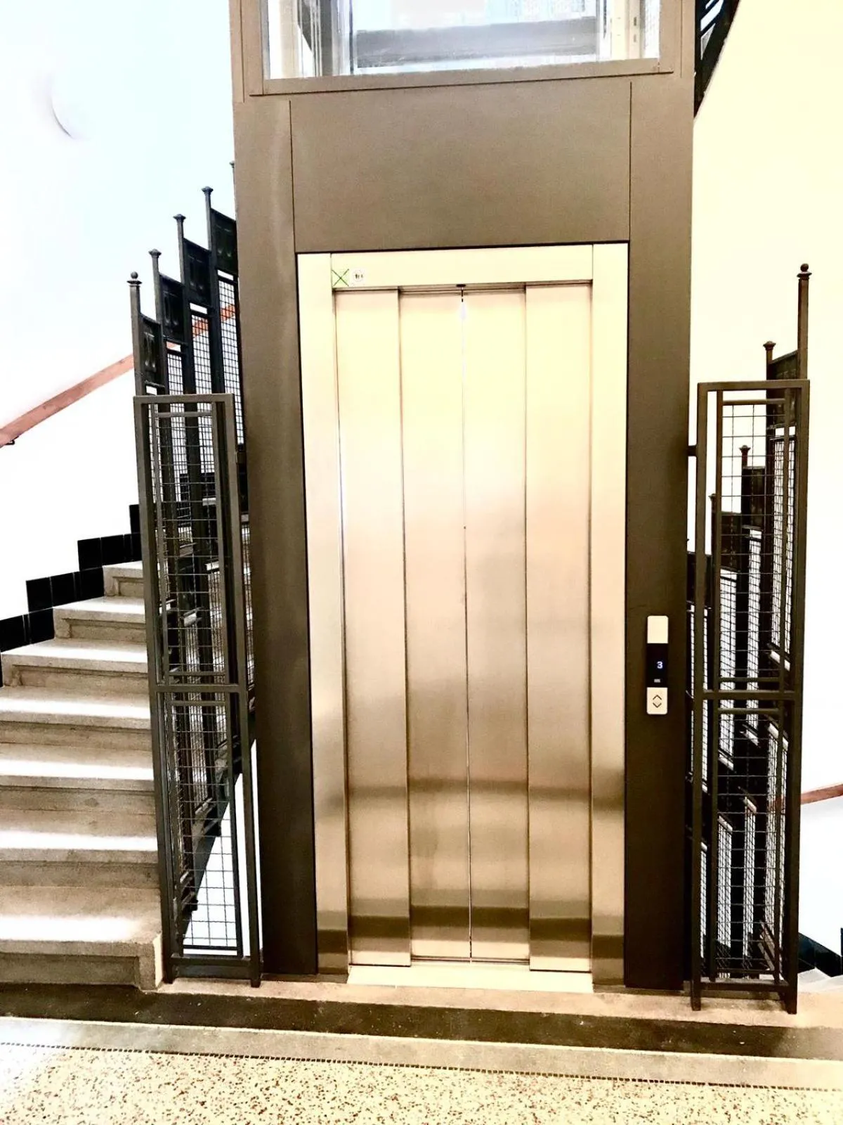 Facade/entrance in Gold Art Apartments
