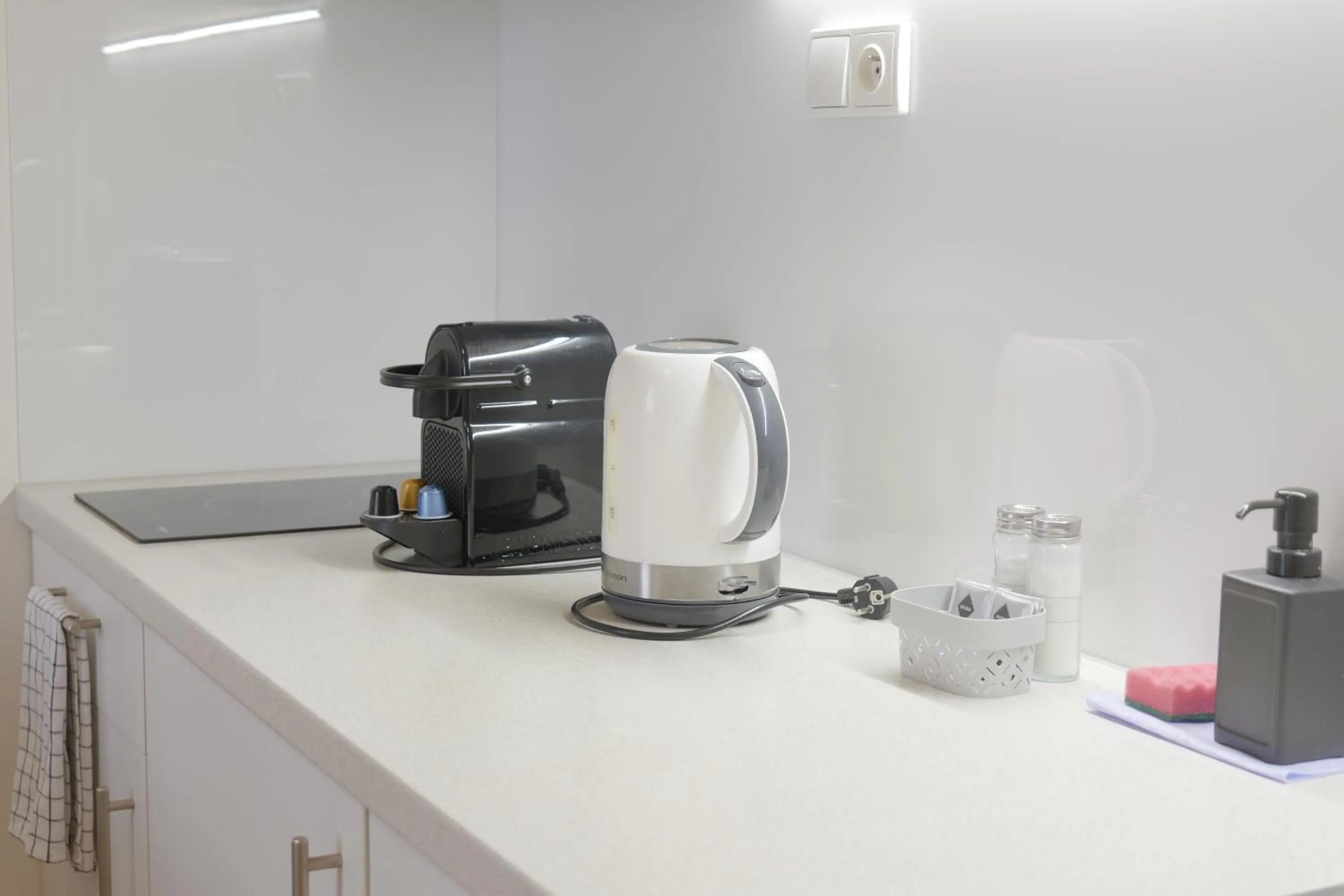 Coffee/tea facilities in Gold Art Apartments