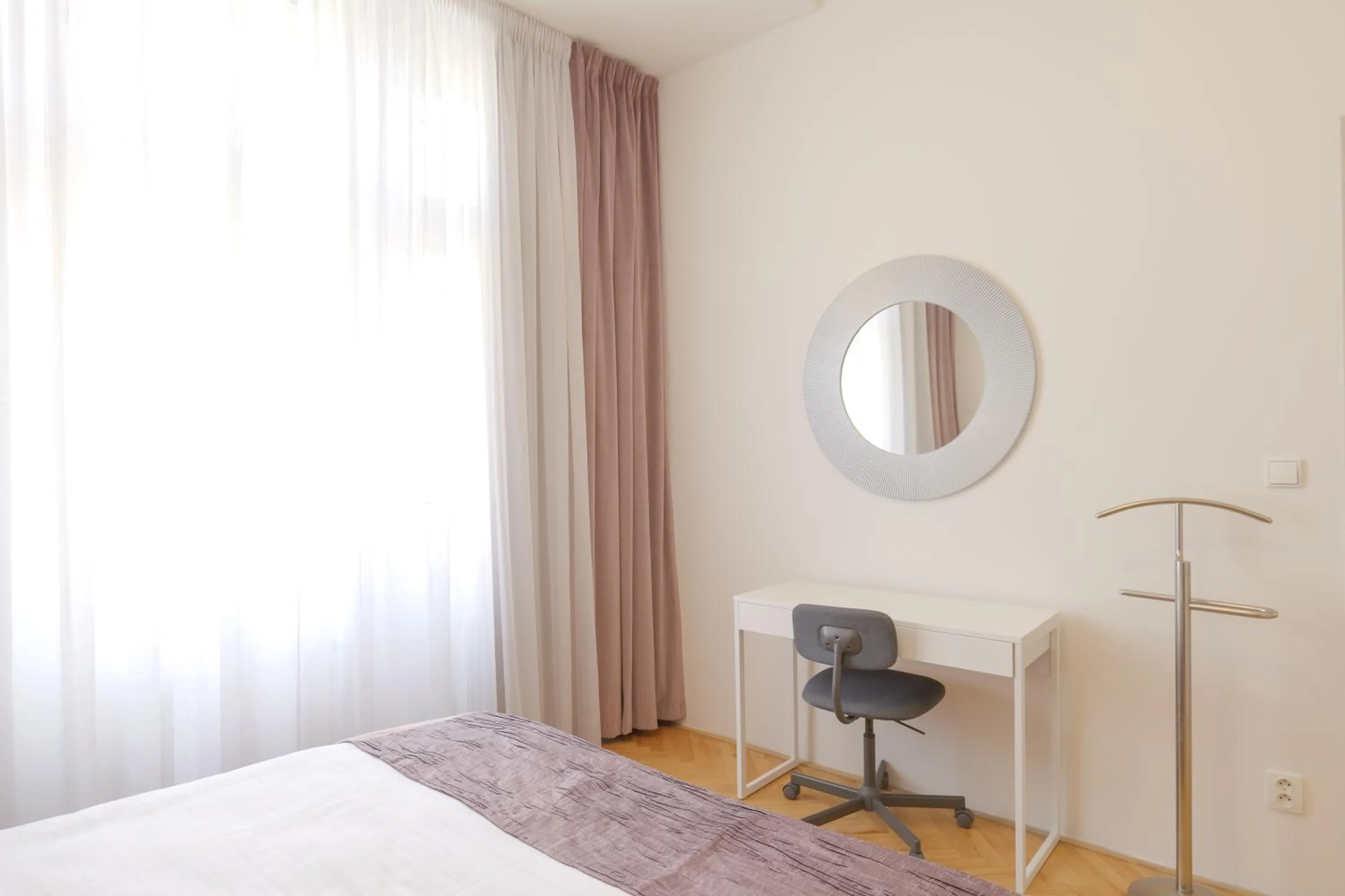 Bed in Gold Art Apartments