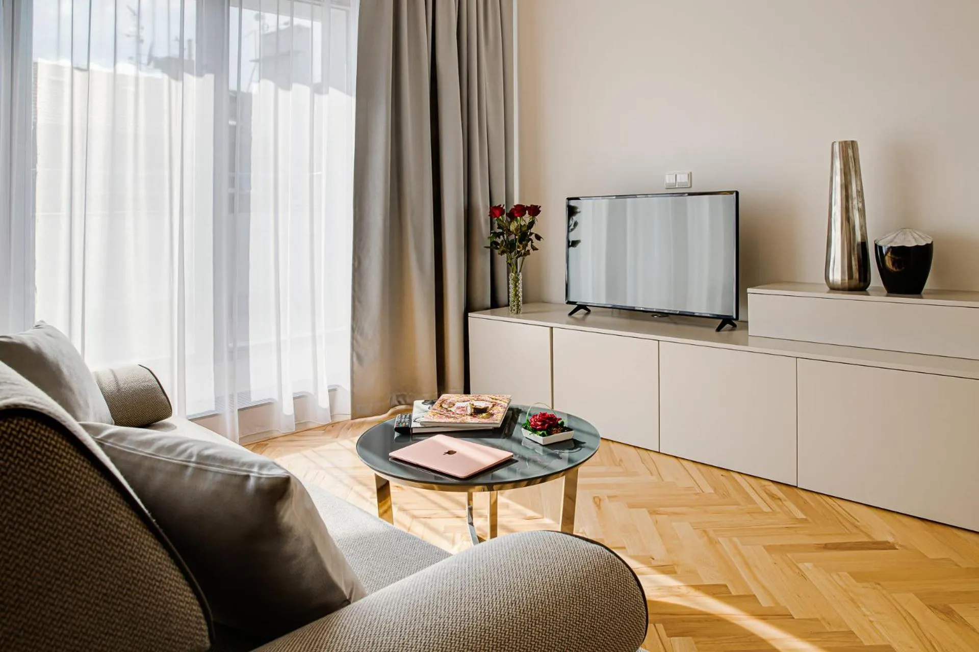 Communal lounge/ TV room in Gold Art Apartments