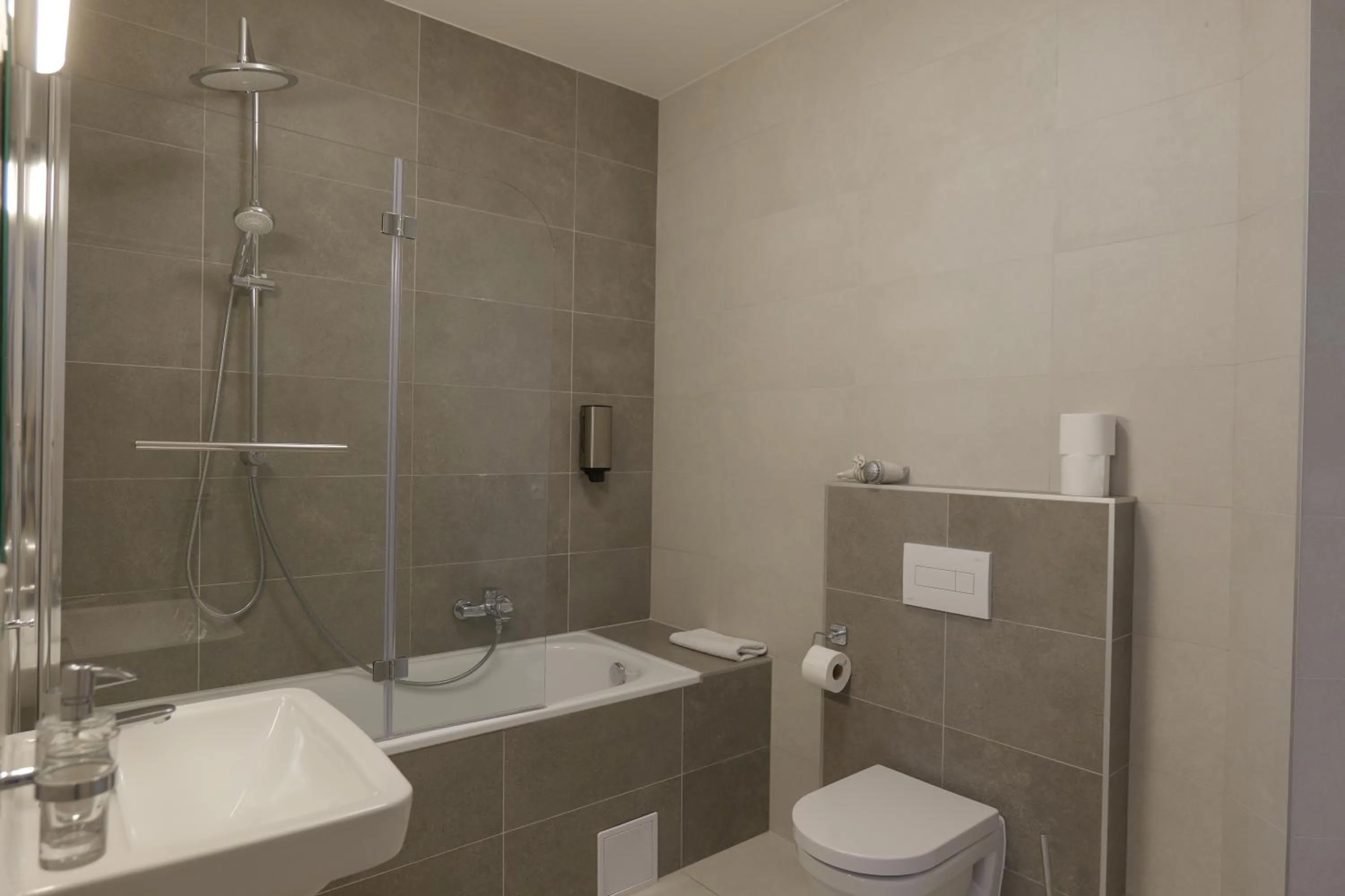 Shower in Gold Art Apartments
