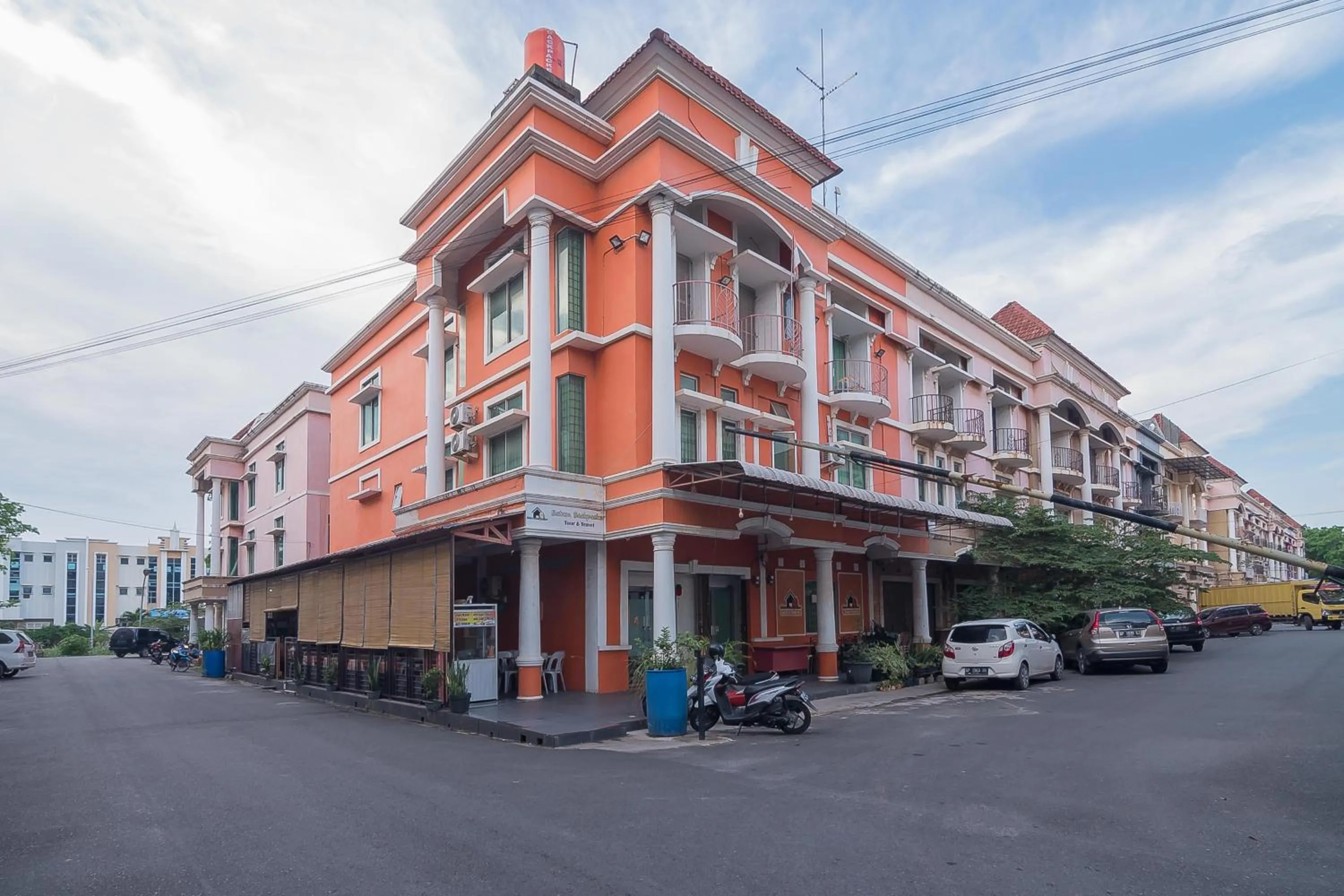 Property building in RedDoorz @ Batam Center 2