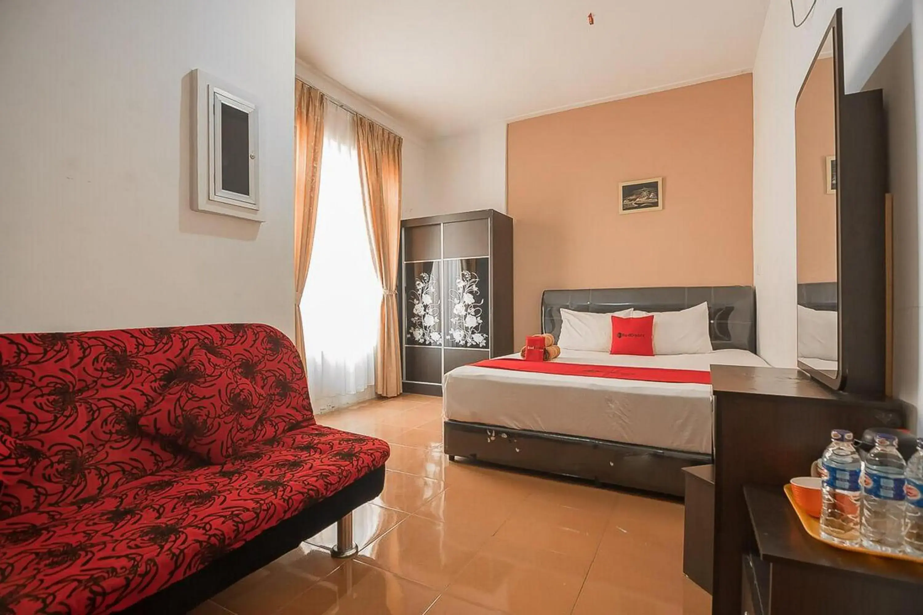 Bedroom, Bed in RedDoorz @ Batam Center 2 Bedroom, Bed in RedDoorz @ Batam Center 2