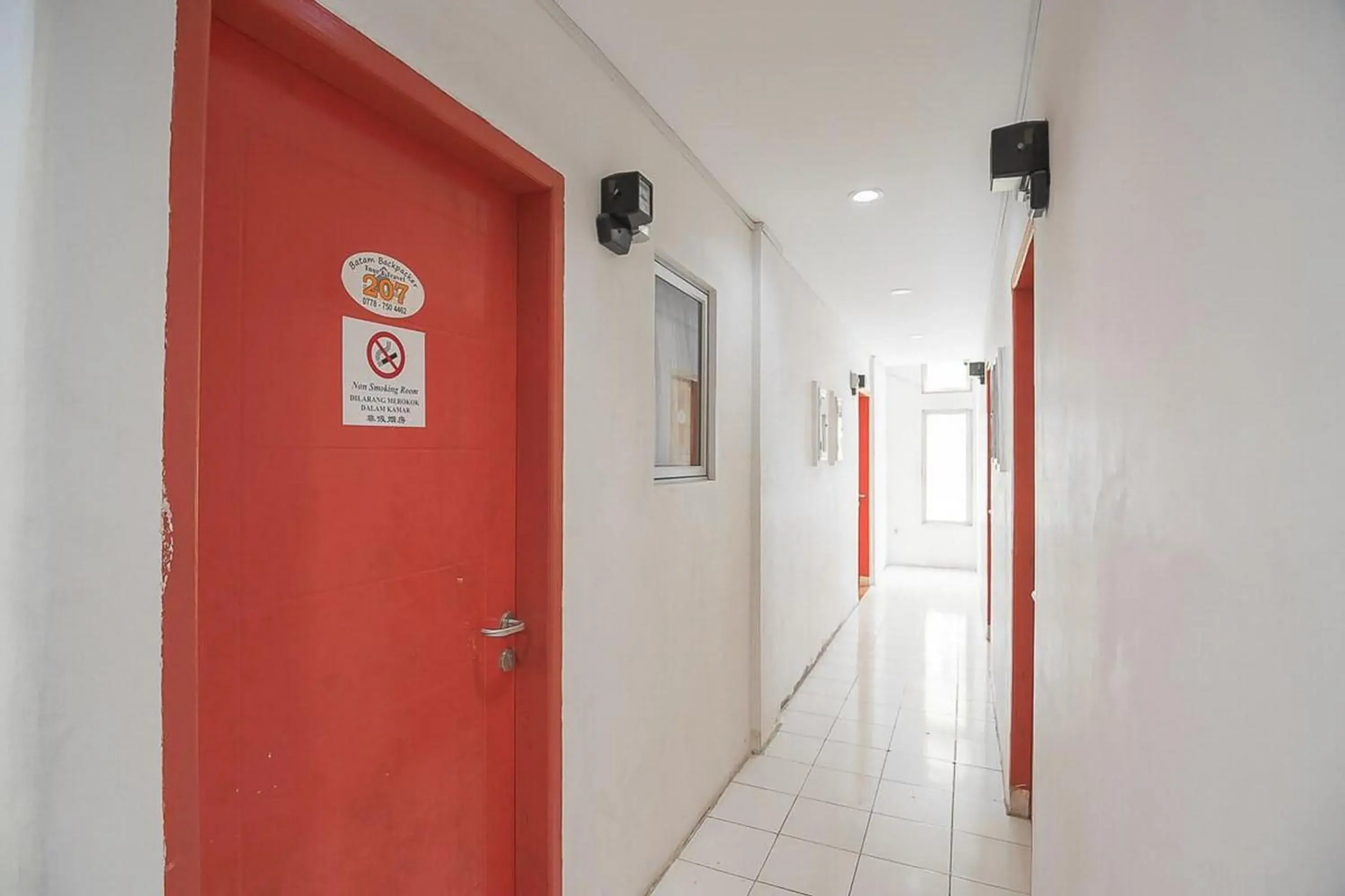 Property building in RedDoorz @ Batam Center 2 Property building in RedDoorz @ Batam Center 2